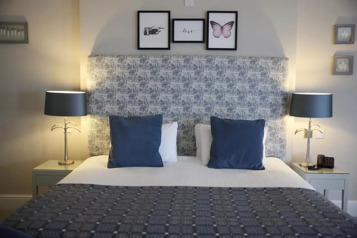 Bed in Mercure Gloucester Bowden Hall Hotel