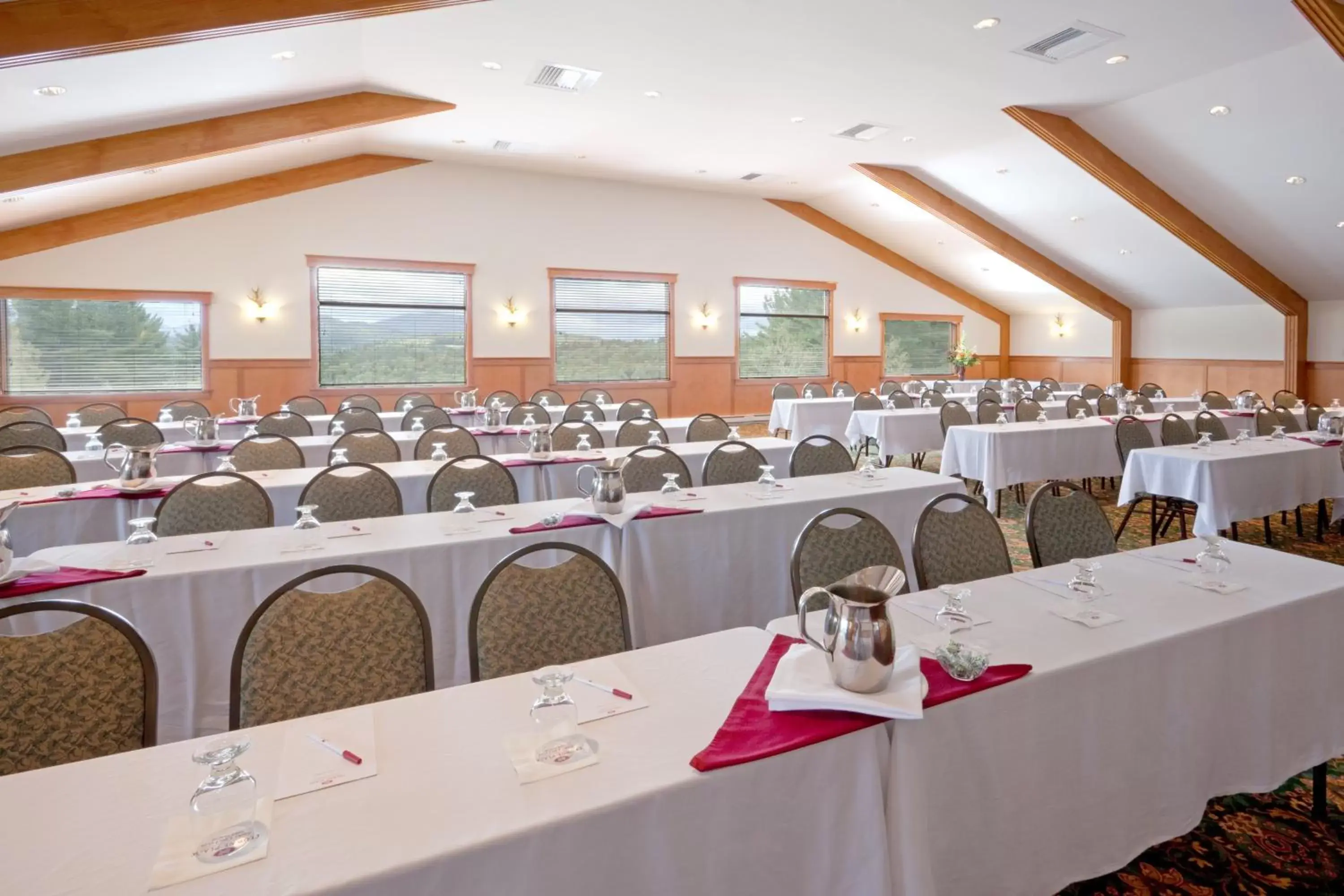 Meeting/conference room in Crowne Plaza Lake Placid, an IHG Hotel