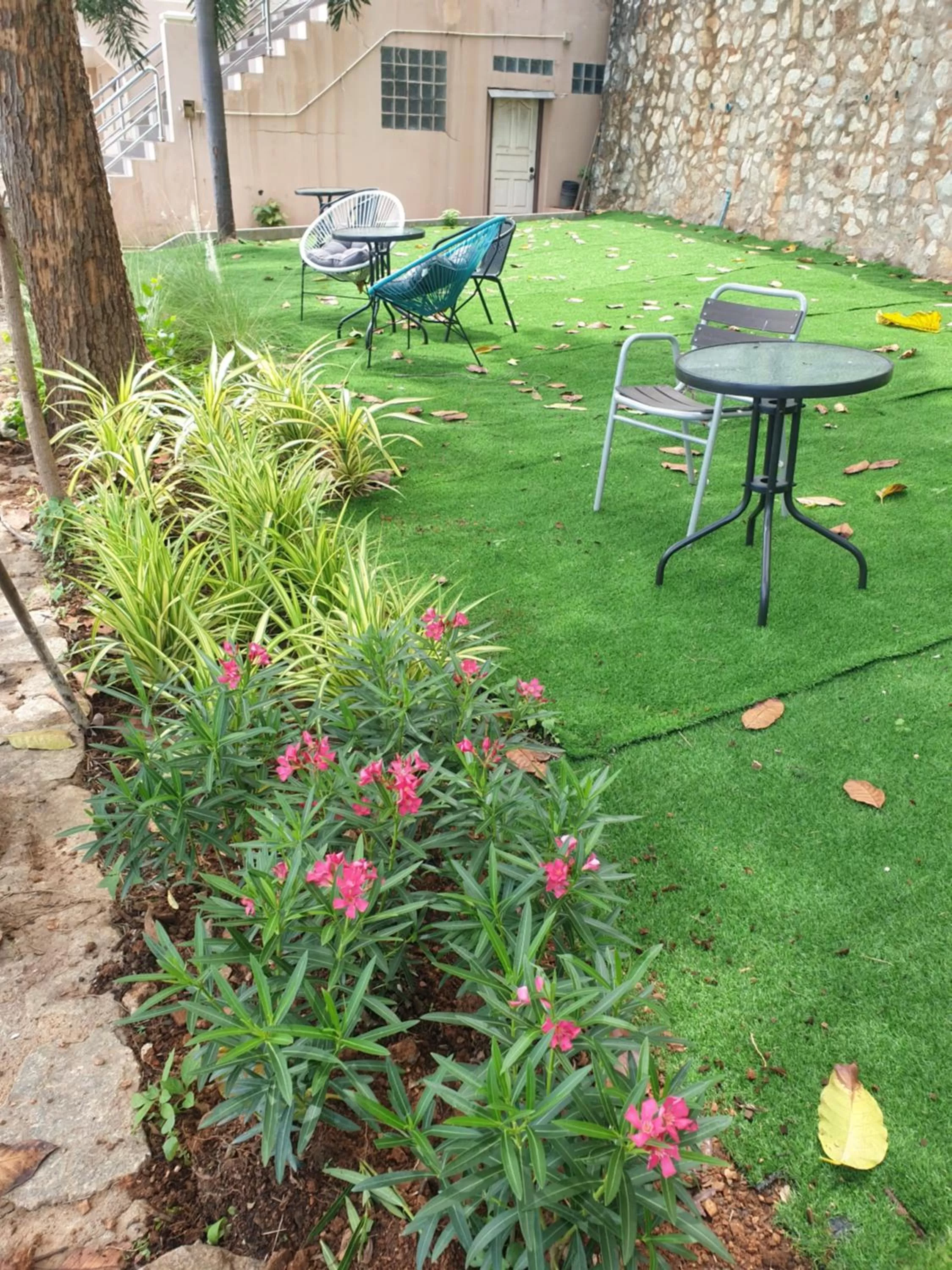 Inner courtyard view in โรงแรม ชาโตว์วิสต้า