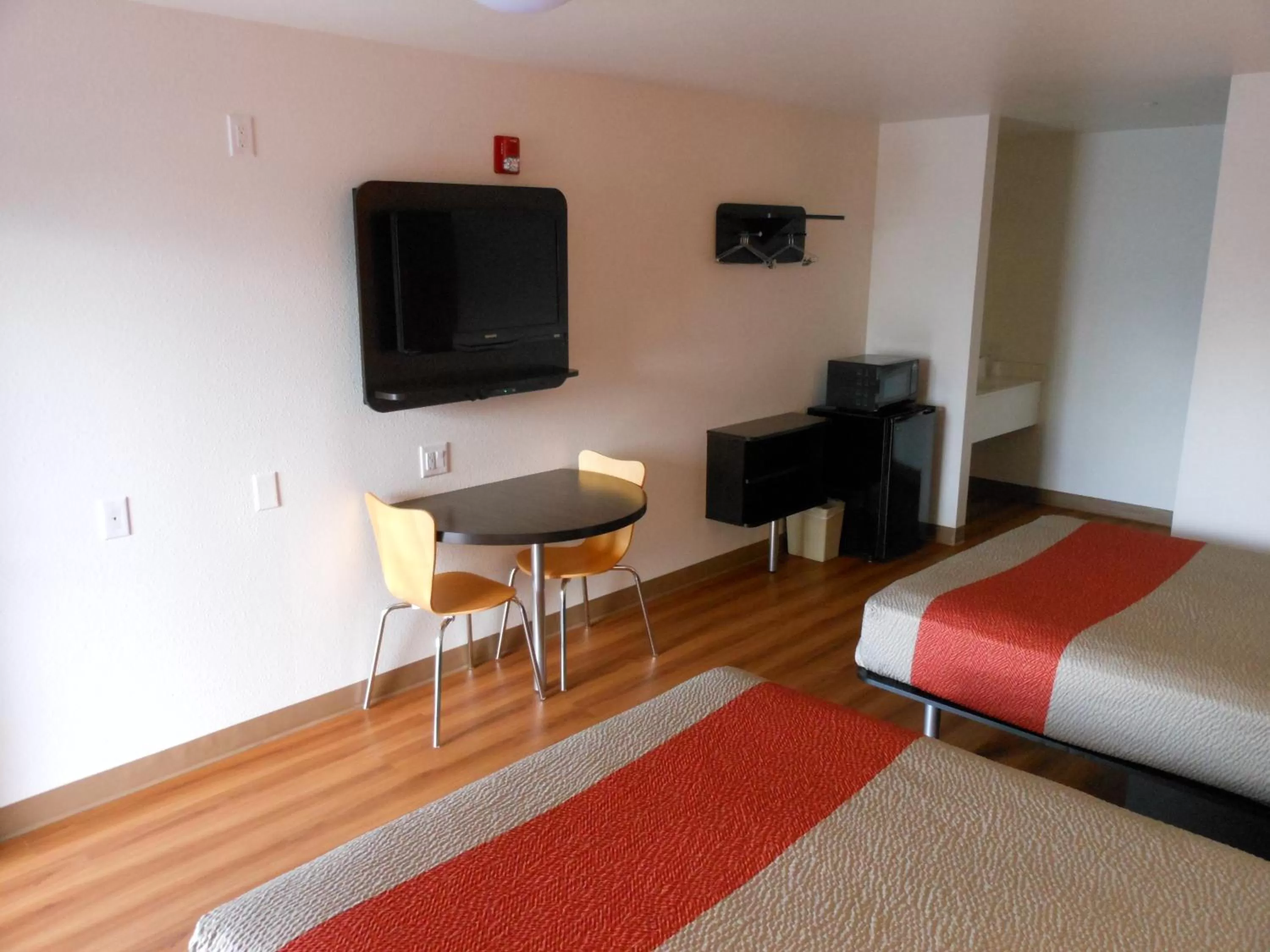 Photo of the whole room, Bed in Motel 6-Fallon, NV