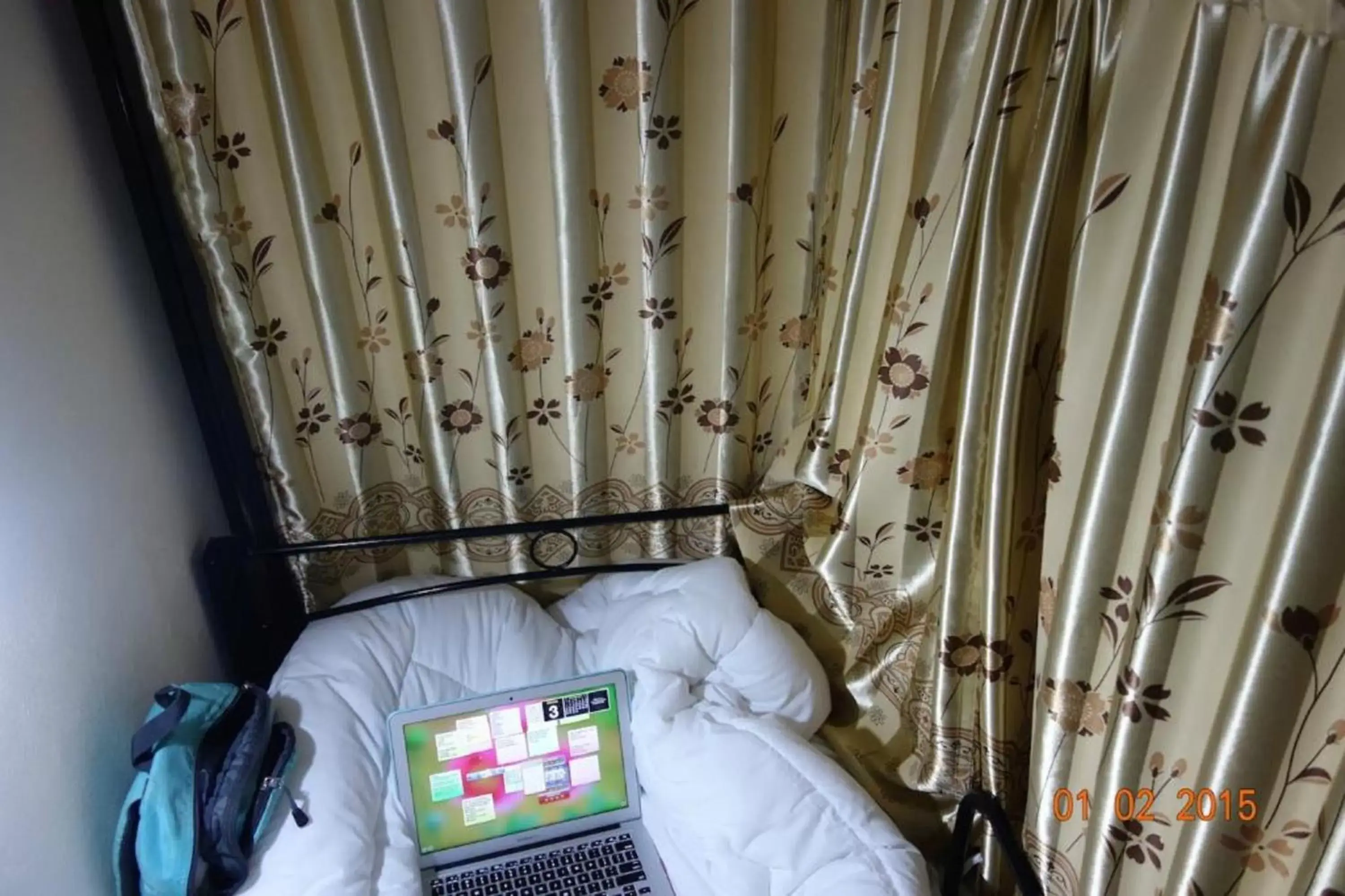 Bed in 8-Bed Dormitory Room in Hanoi Ecogreen Hostel