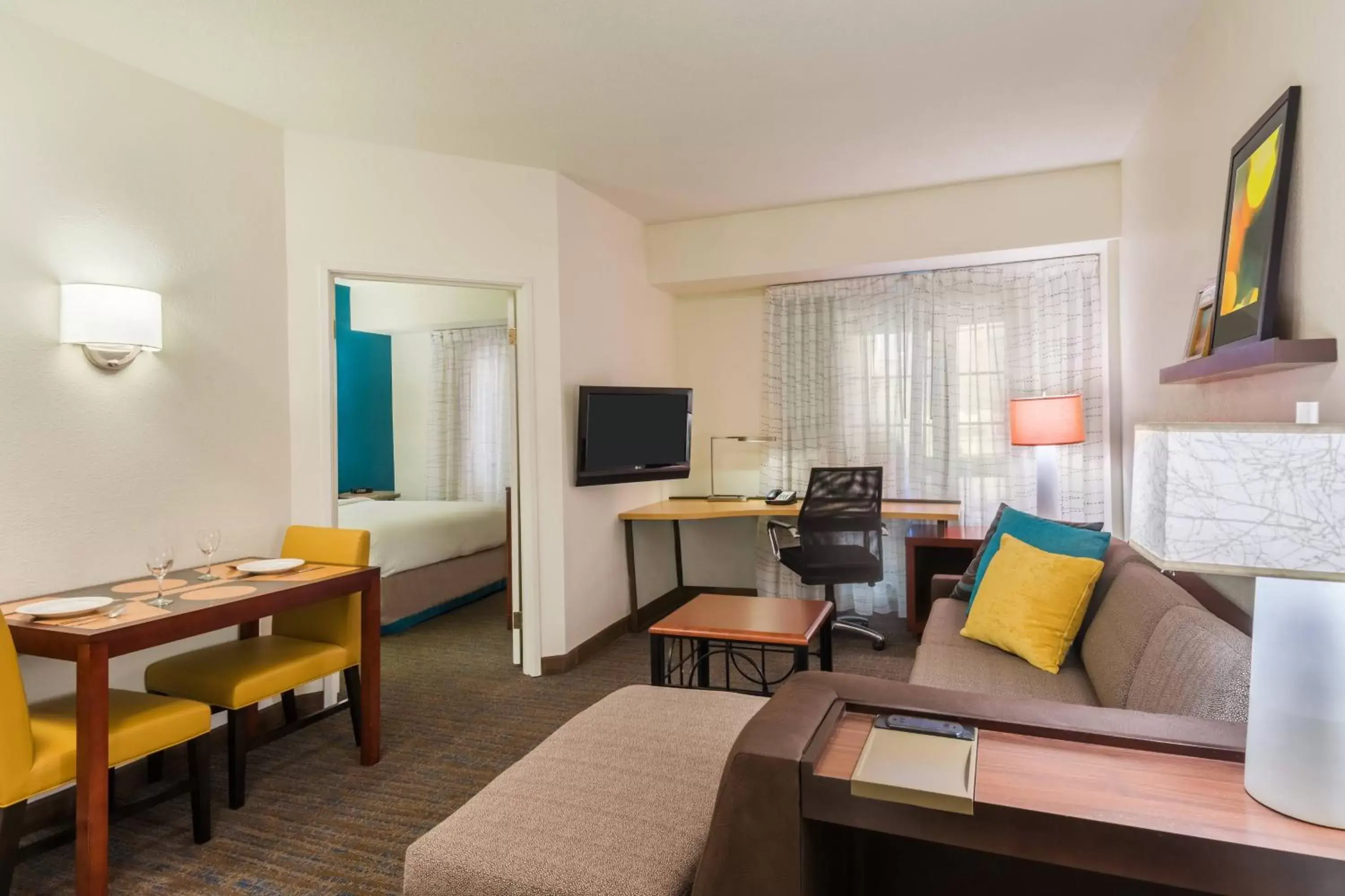 Bedroom, Seating Area in Residence Inn Chattanooga Downtown