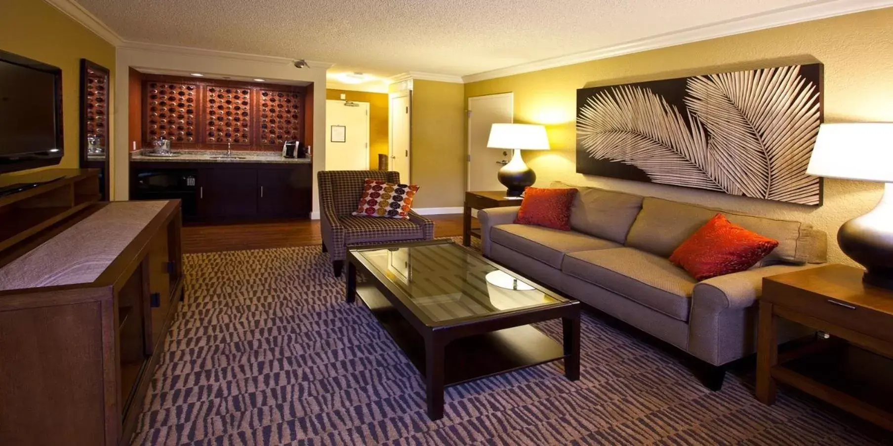 Bedroom, Seating Area in Crowne Plaza Jacksonville Airport, an IHG Hotel