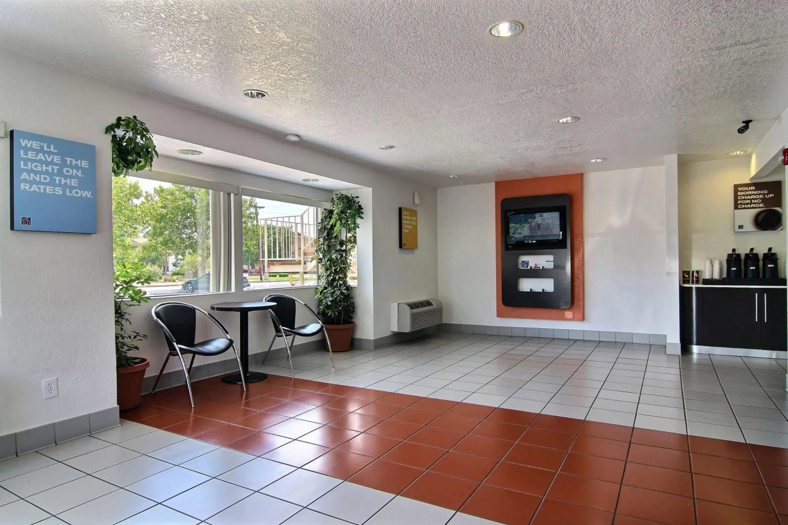 Communal lounge/ TV room, Lobby/Reception in Motel 6-Albuquerque, NM - Coors Road