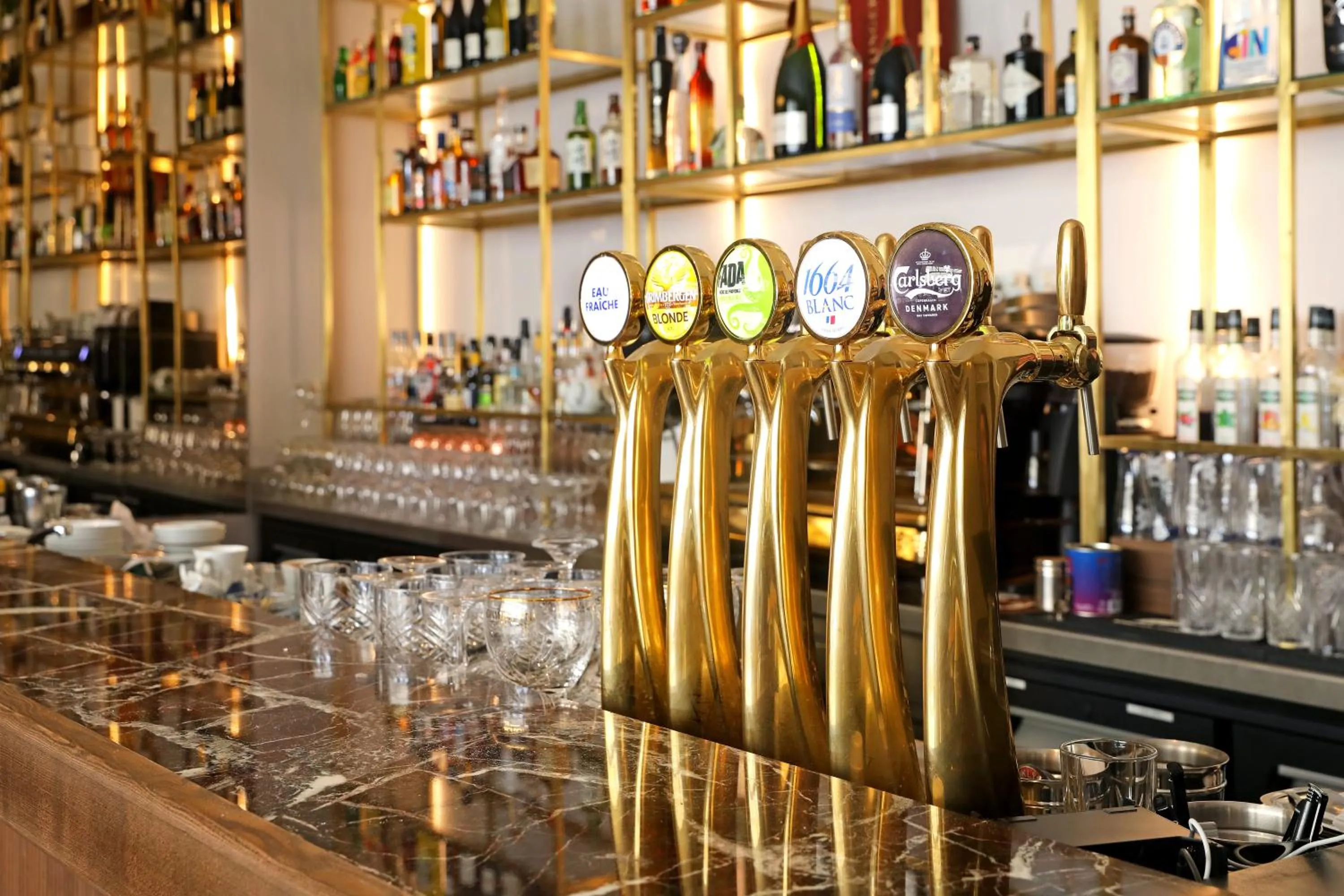 Lounge or bar in Negrecoste Hôtel & Spa