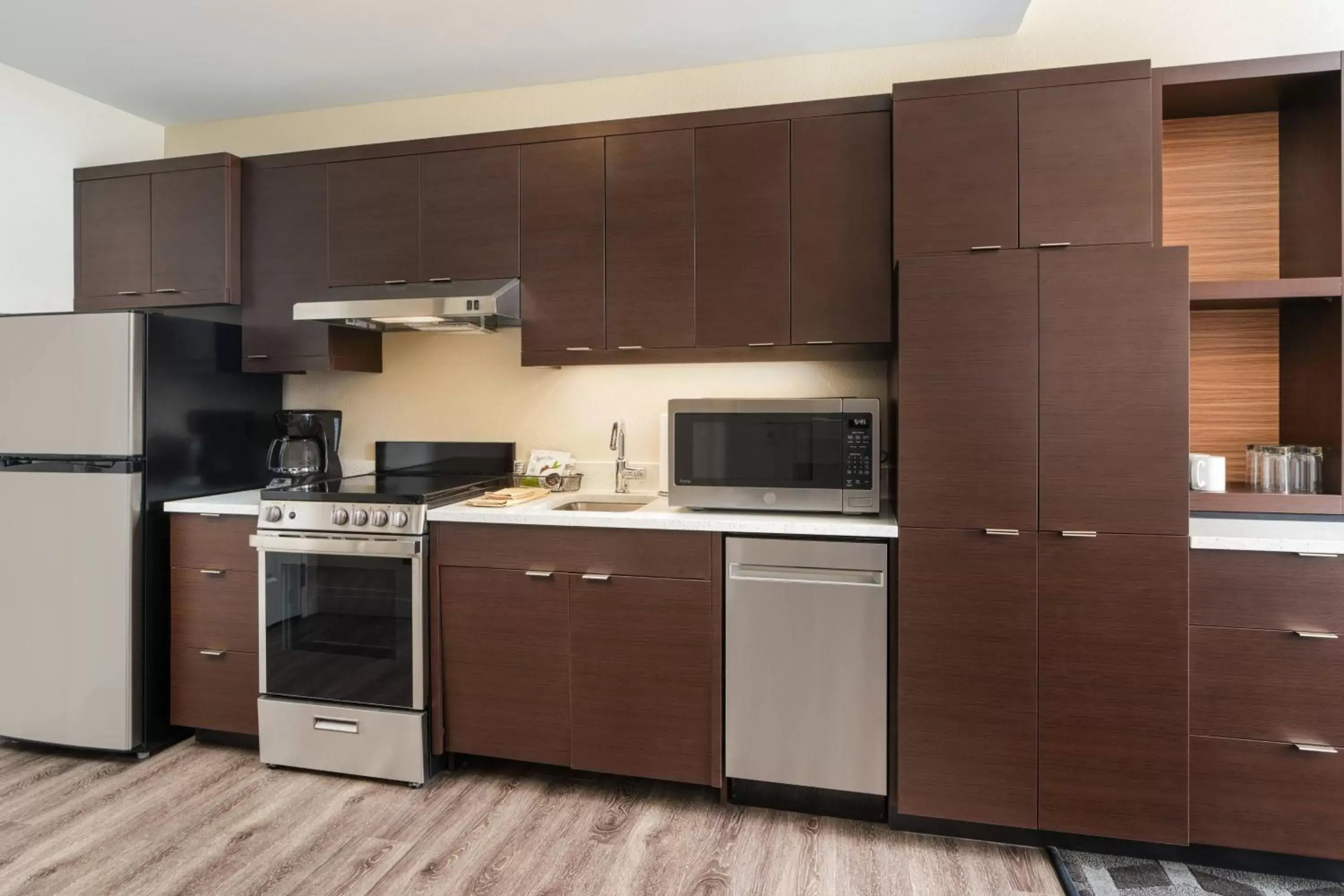 Kitchen or kitchenette, Kitchen/Kitchenette in TownePlace Suites by Marriott Leesburg