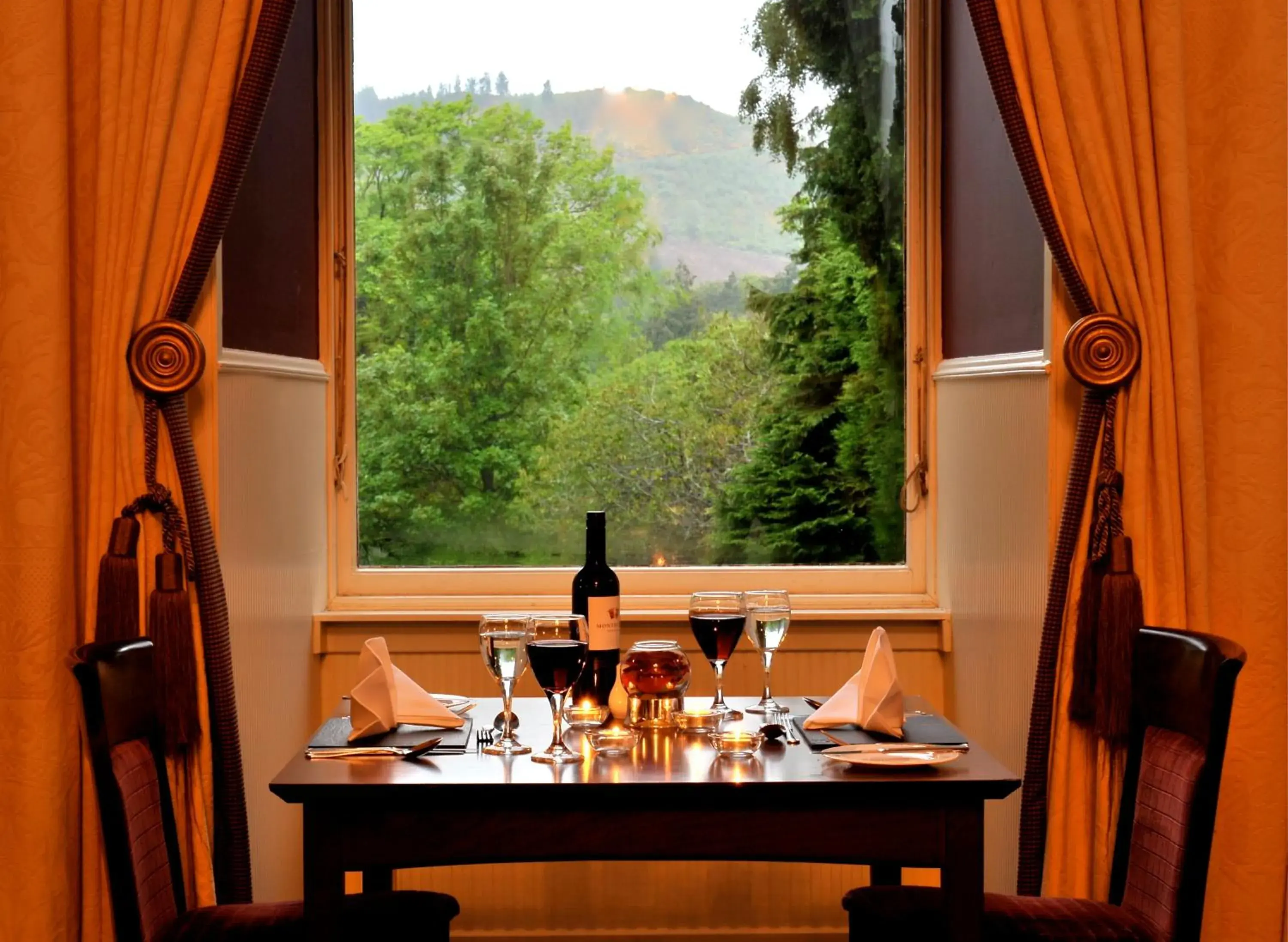Restaurant/places to eat in Ben Wyvis Hotel Restaurant/places to eat in Ben Wyvis Hotel