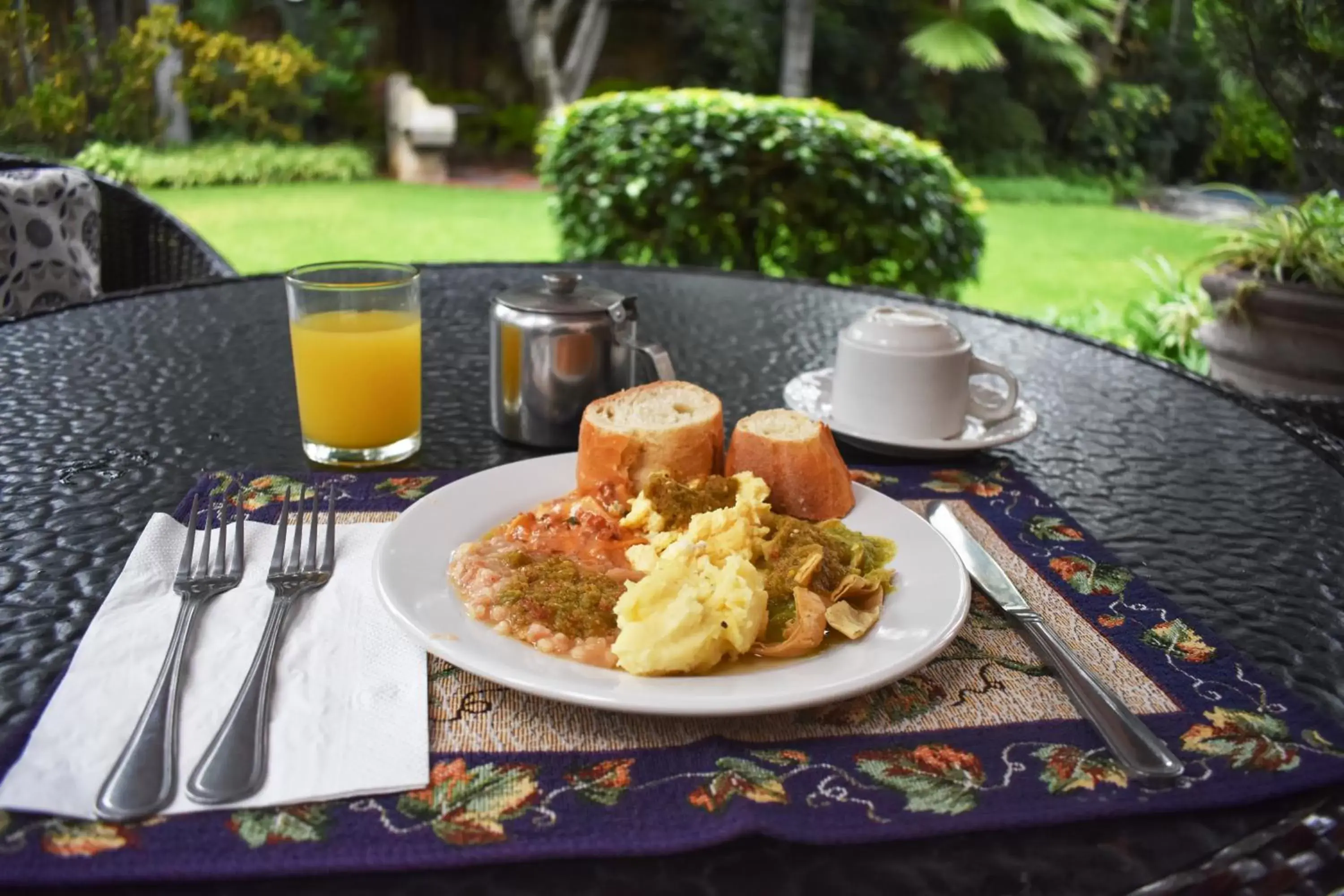 Food and drinks in Hotel La Mansion del Sol