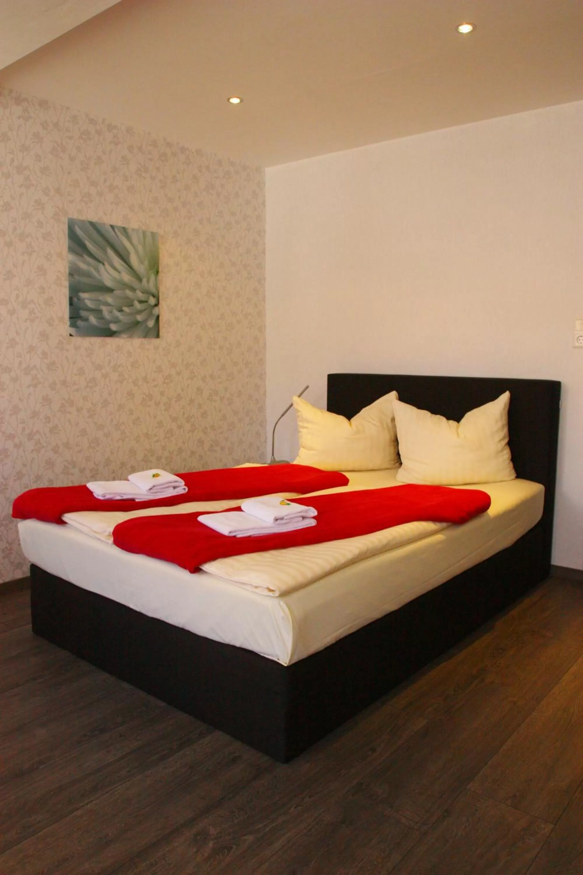 Photo of the whole room, Bed in Hotel am Schloss