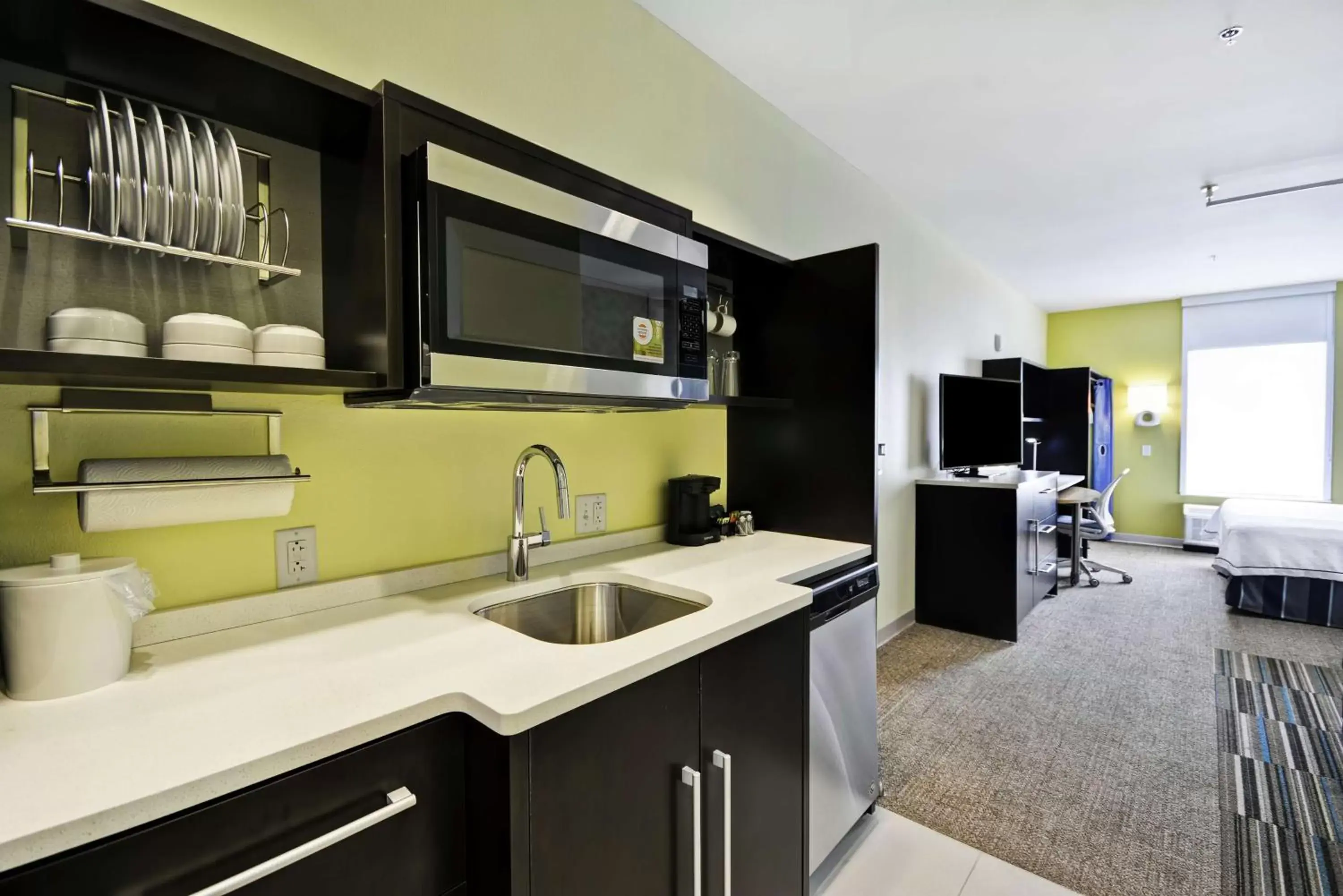 Bedroom, Kitchen/Kitchenette in Home2 Suites by Hilton Brownsville