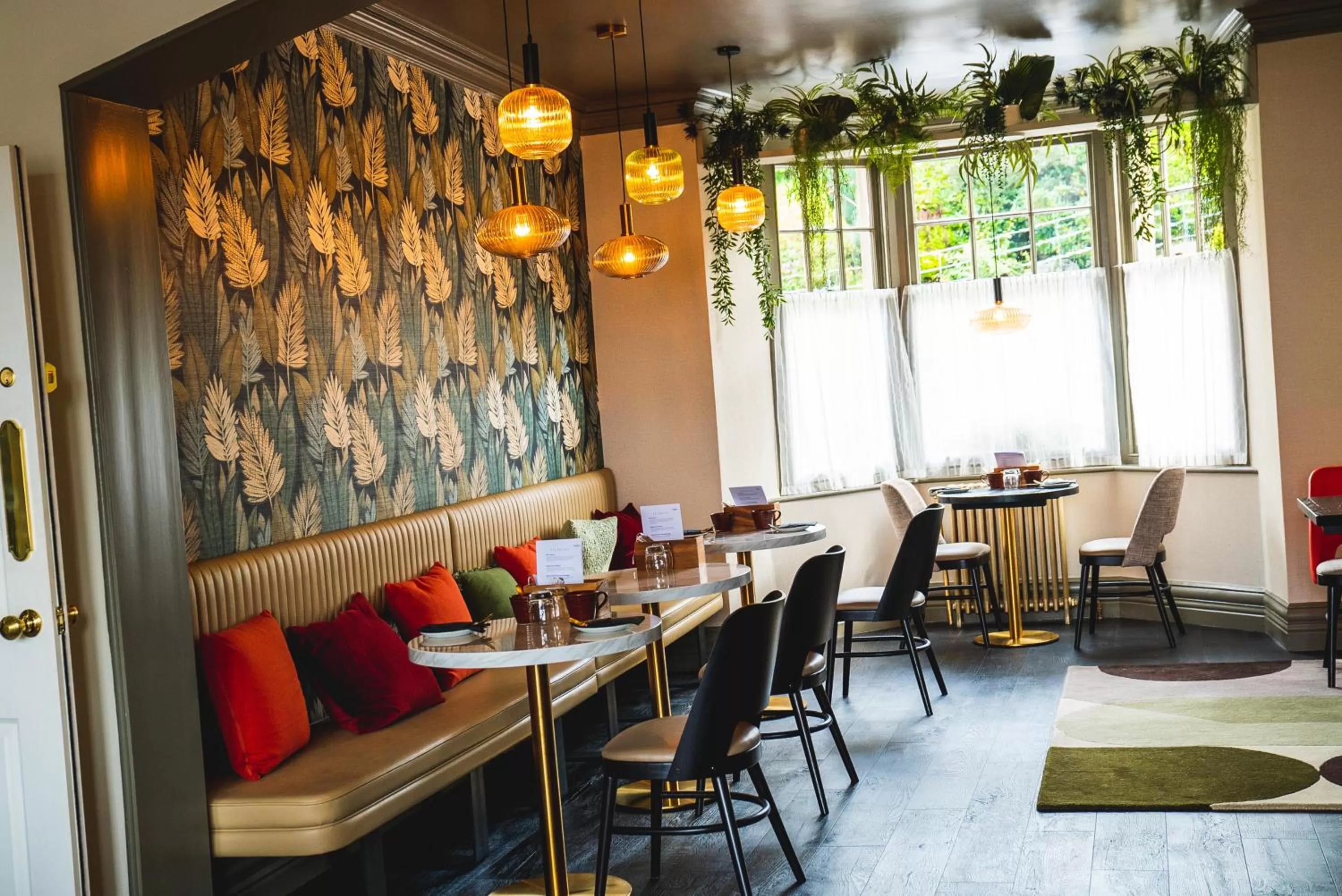 Restaurant/places to eat in The Cranleigh Boutique