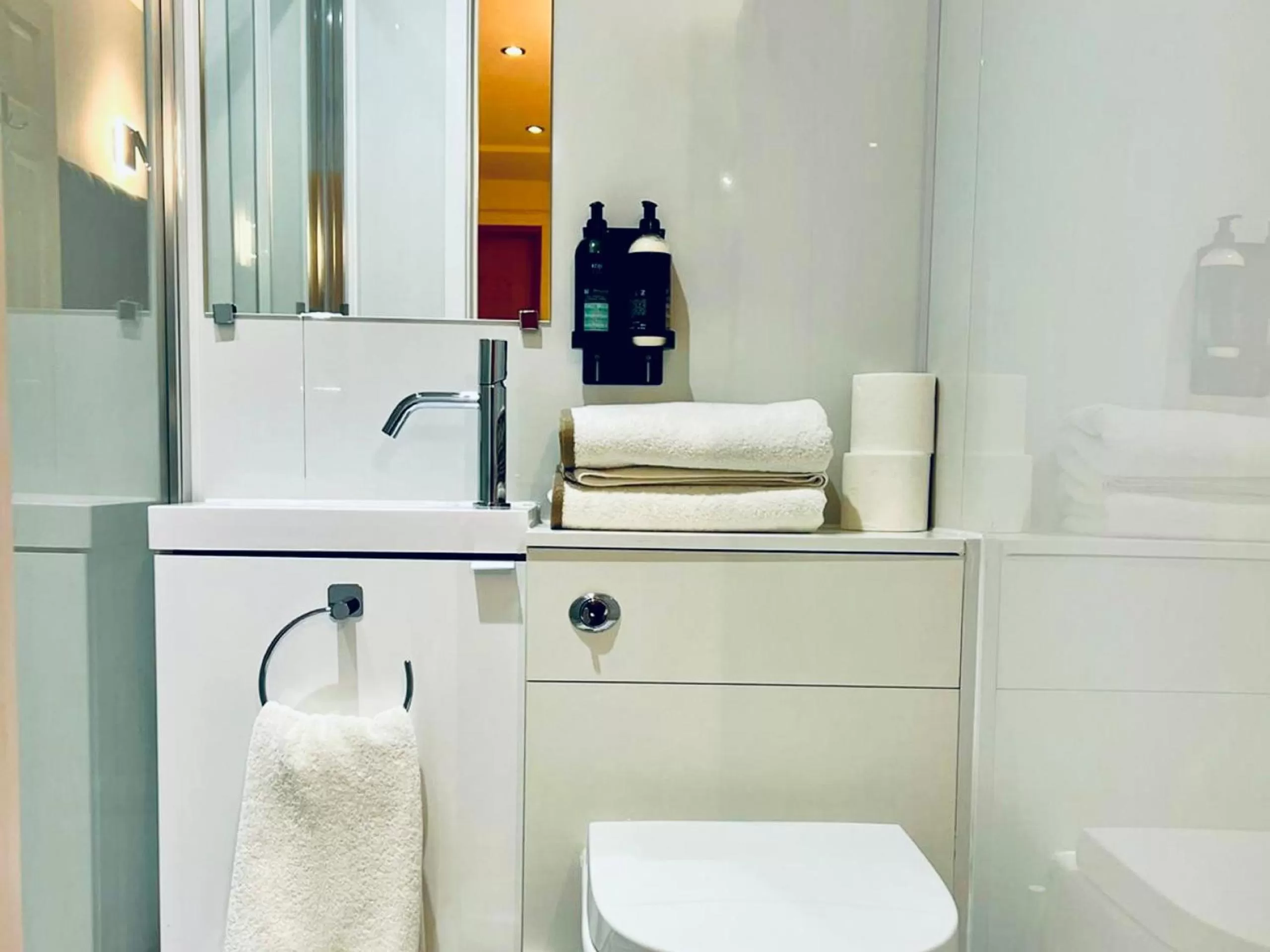 Cambridge House Hotel