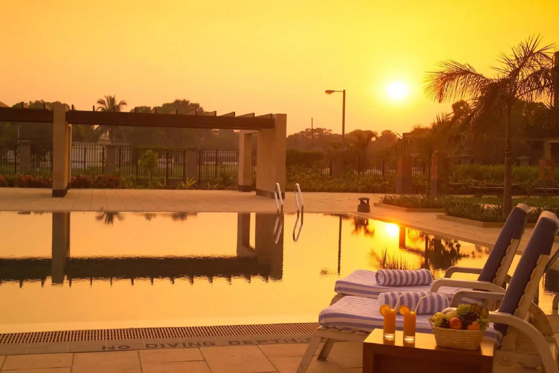 Swimming Pool in Radisson blu Dhaka Water Garden