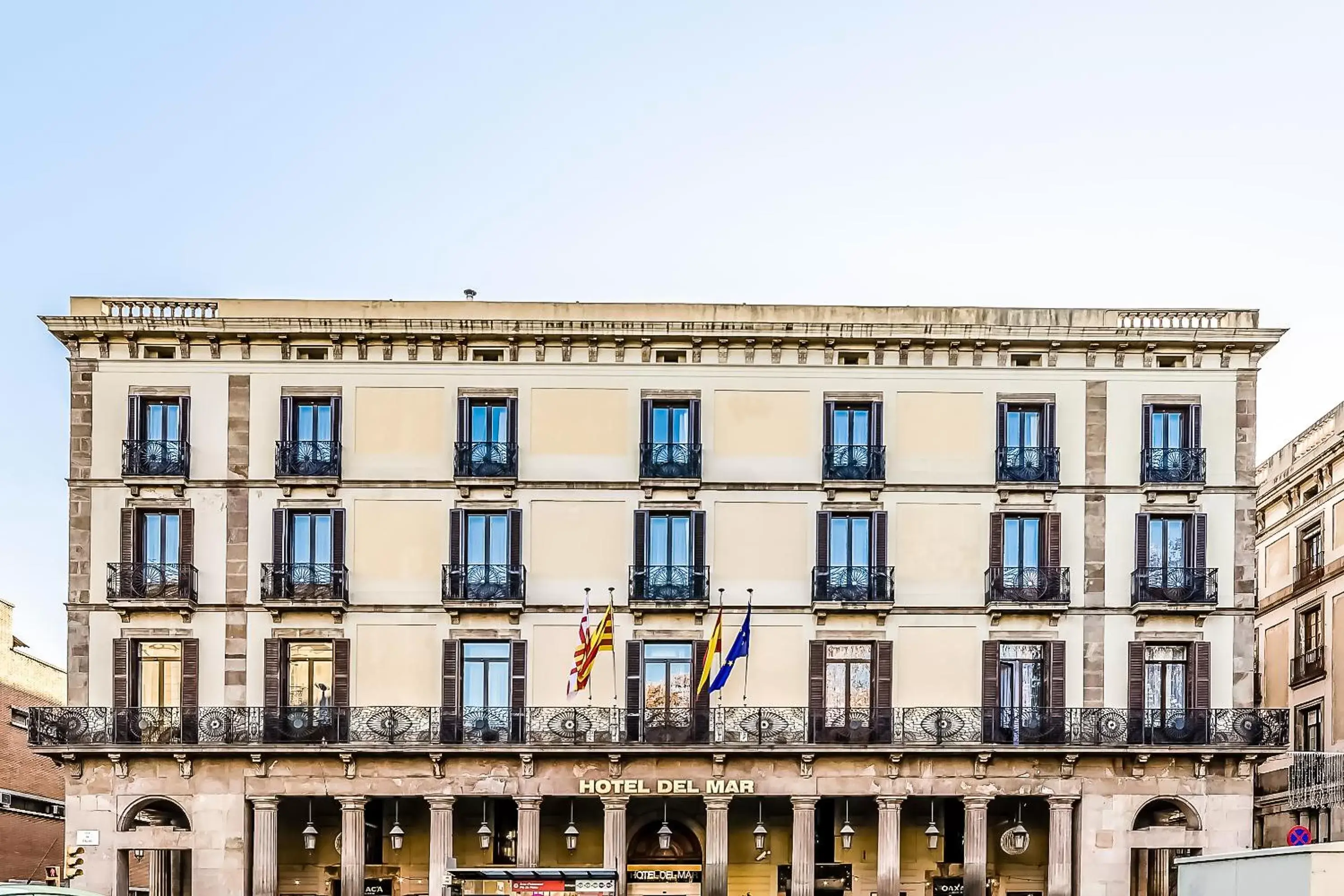 Facade/entrance, Property Building in Hotel del Mar