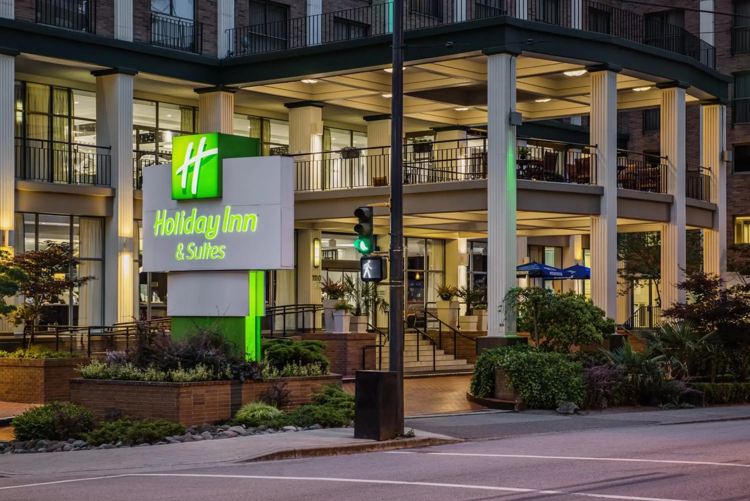 Property building in Holiday Inn Vancouver Downtown & Suites, an IHG Hotel