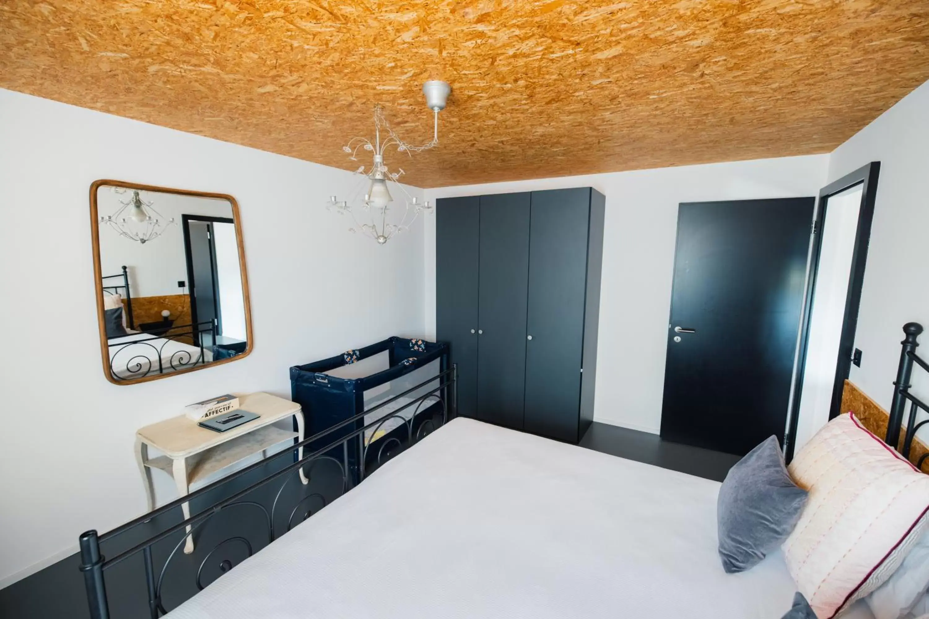 Bedroom in B&B La Forge de Diogne