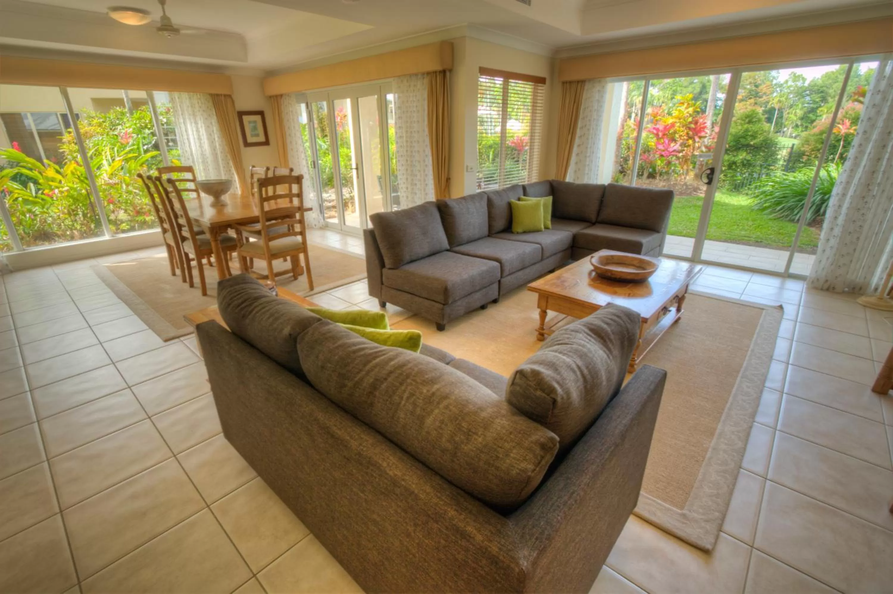 Living room in Paradise Links Resort Port Douglas