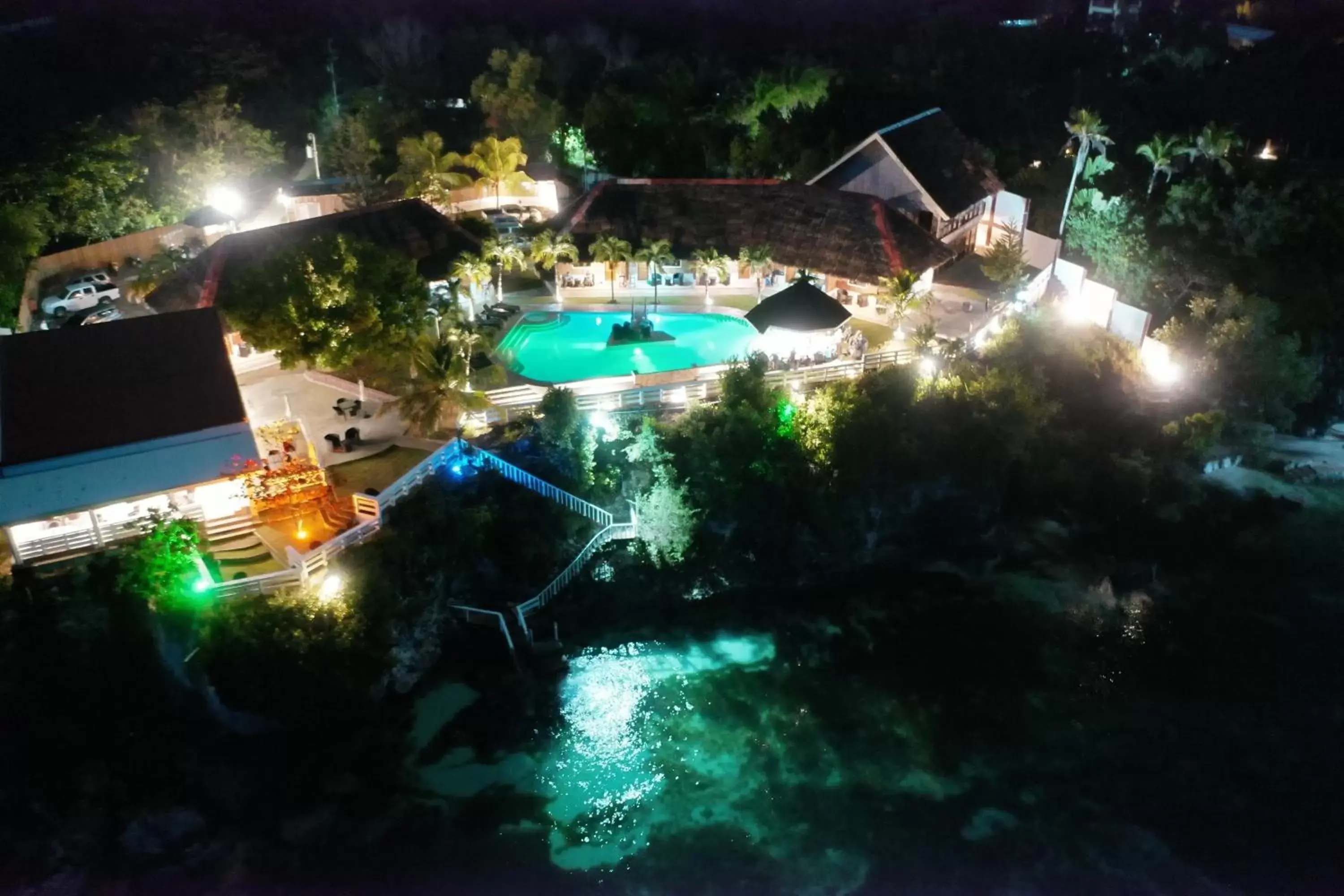 Bird's eye view, Pool View in Cliffside Resort