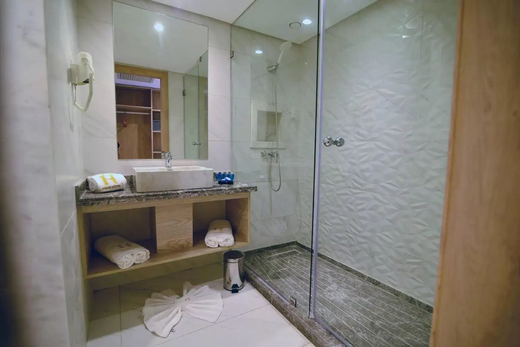 Bathroom in Rihab Hotel