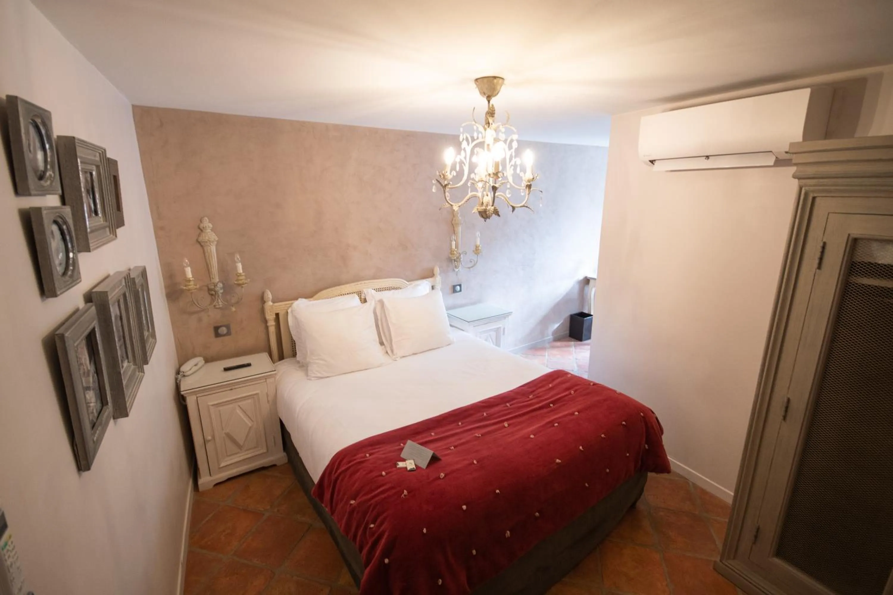 Bed in Le Domaine Du Colombier