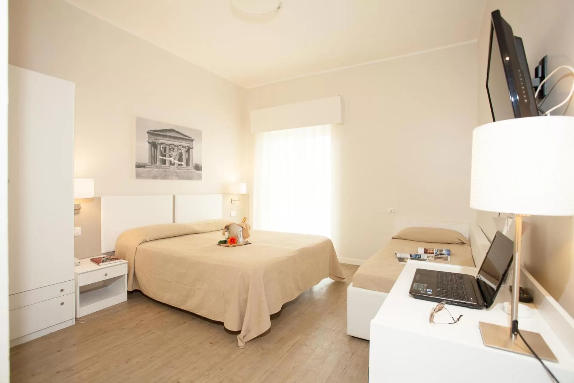 Photo of the whole room, Bed in Hotel Costazzurra Museum & Spa