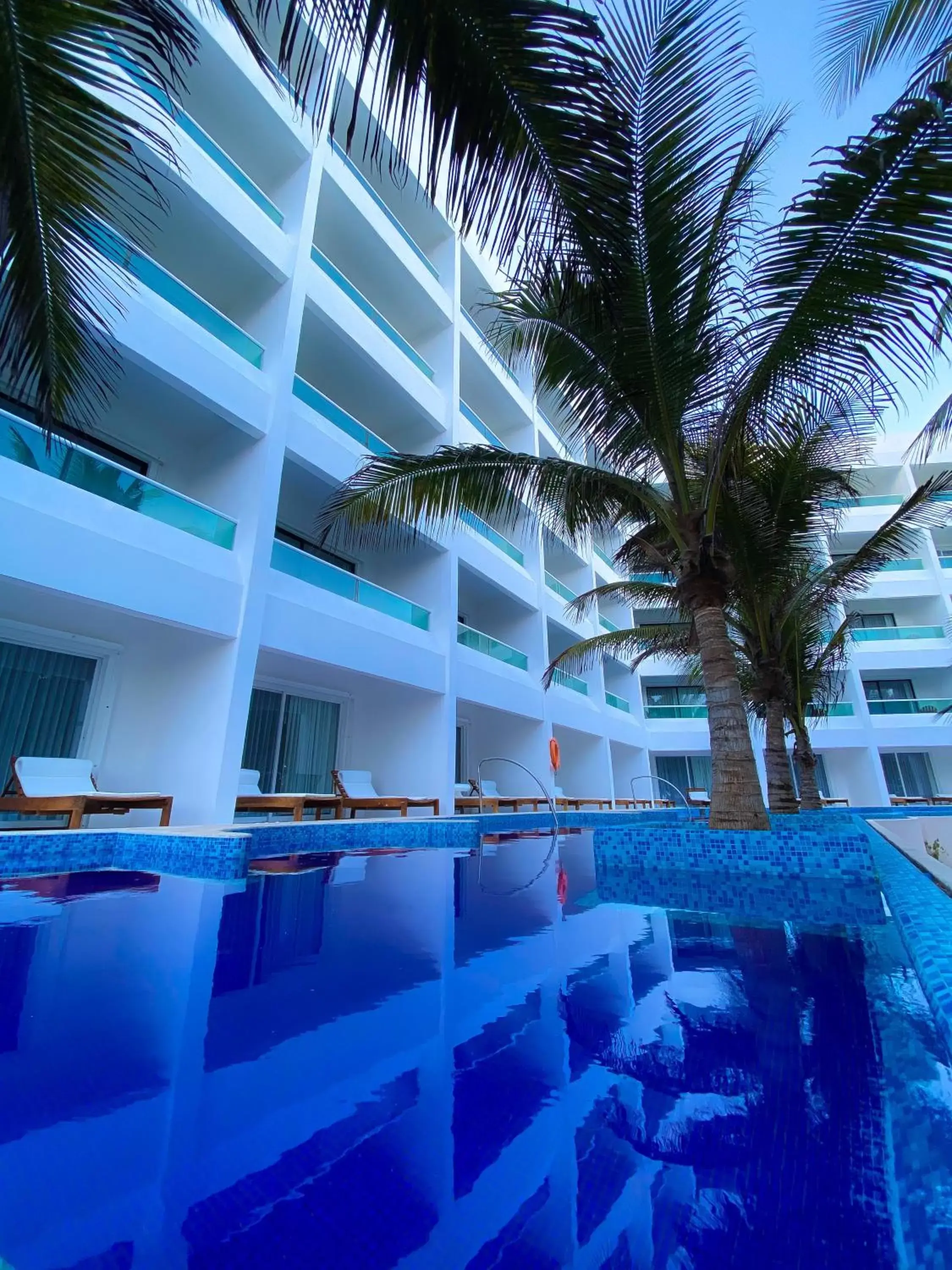Swimming Pool in Flamingo Cancun Resort