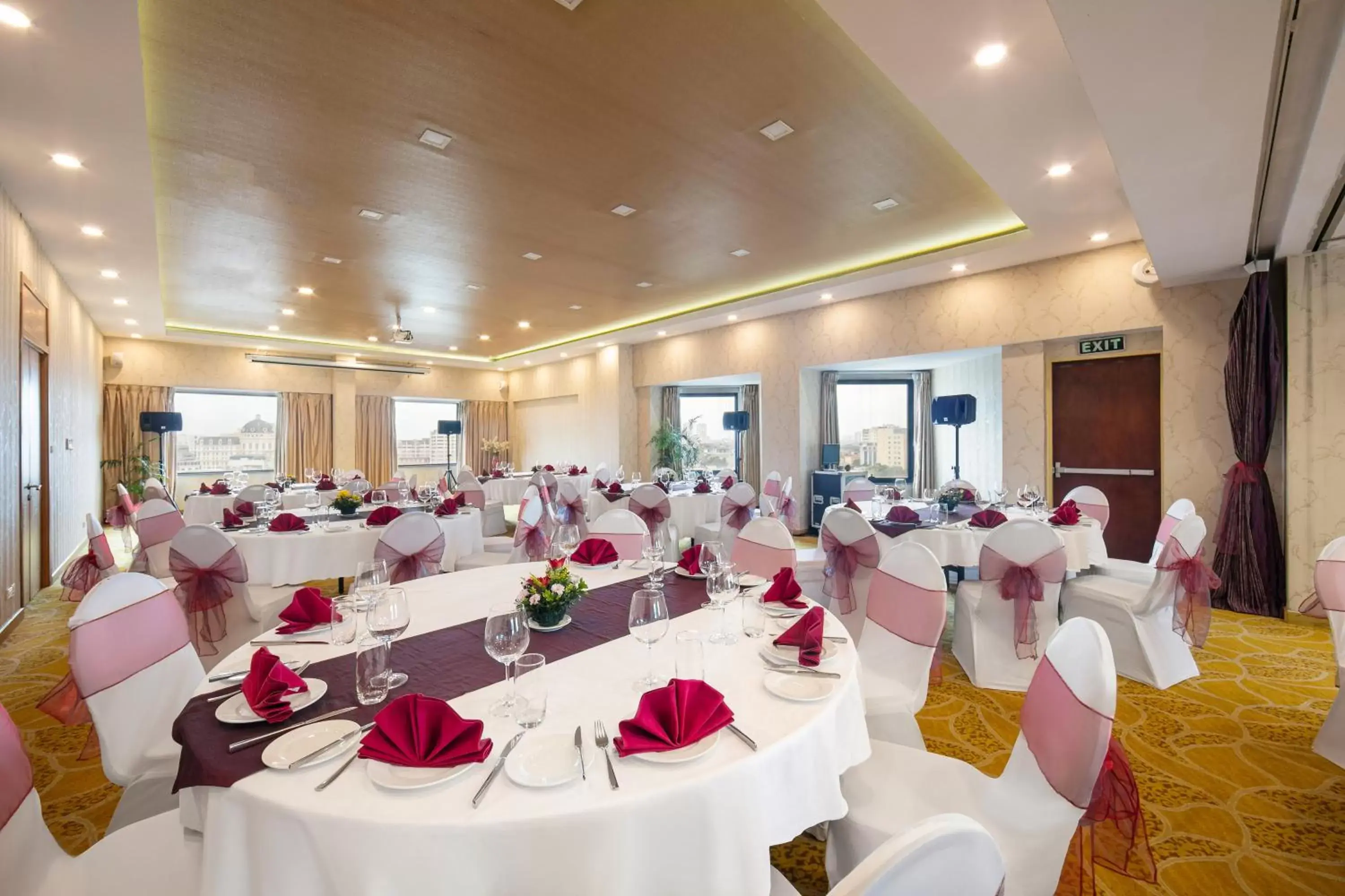 Photo of the whole room, Banquet Facilities in La Casa Hanoi Hotel