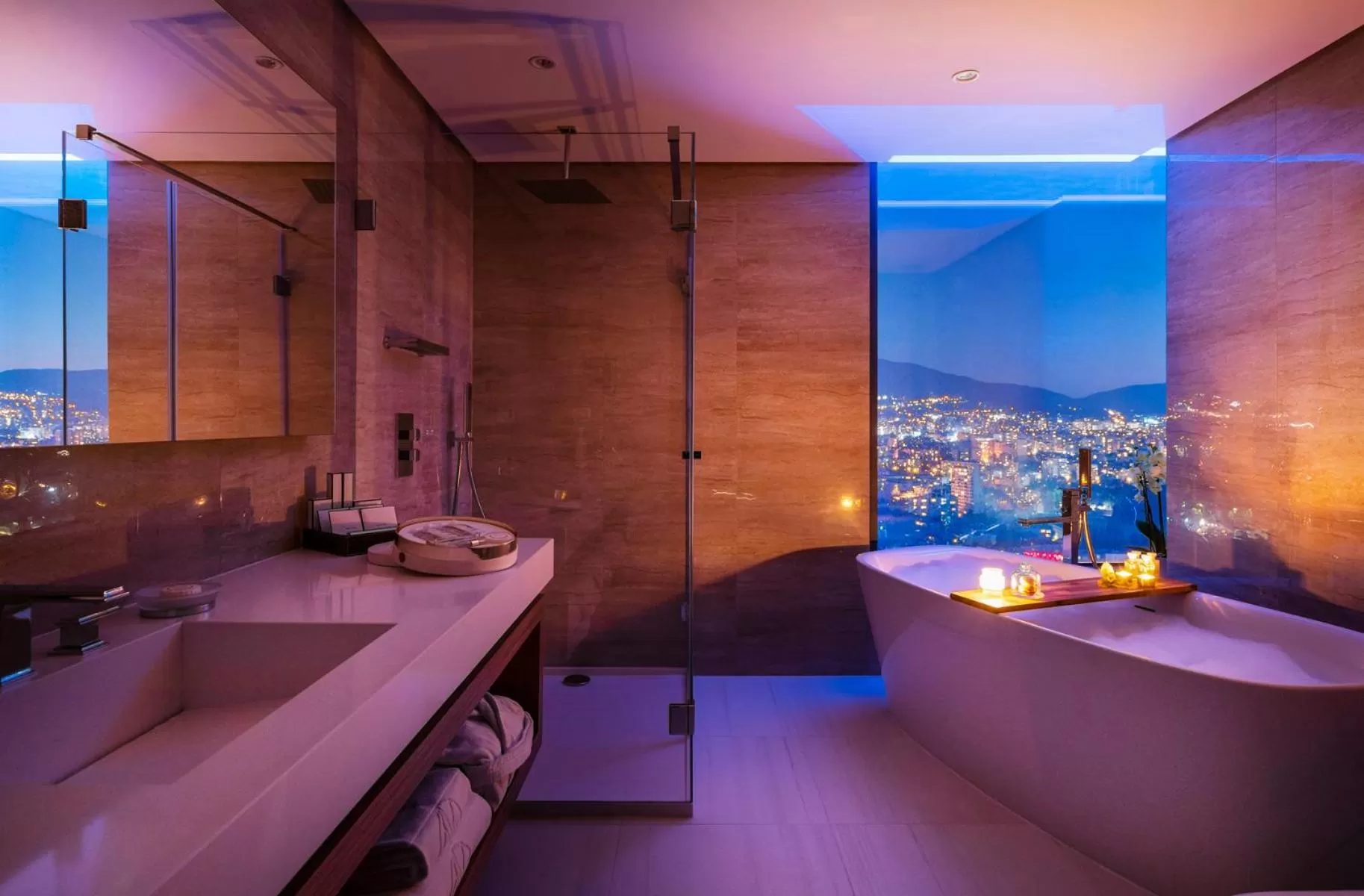 Shower in Grand Hotel Millennium Sofia