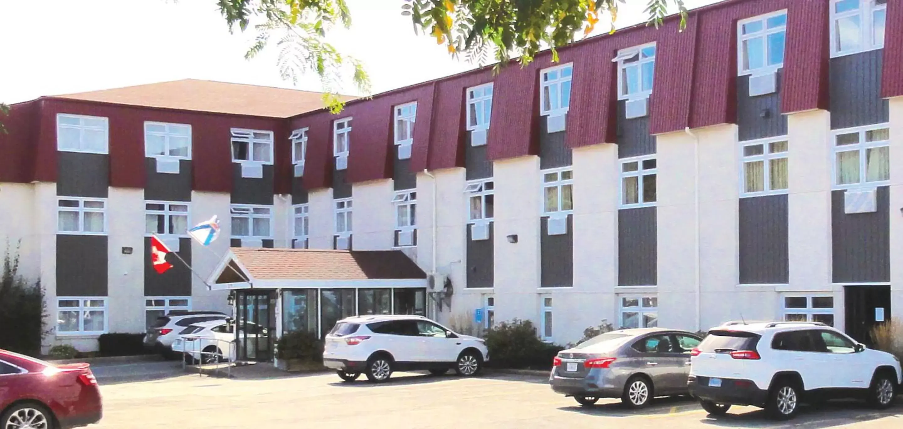 Facade/entrance, Property Building in Coastal Inn Dartmouth