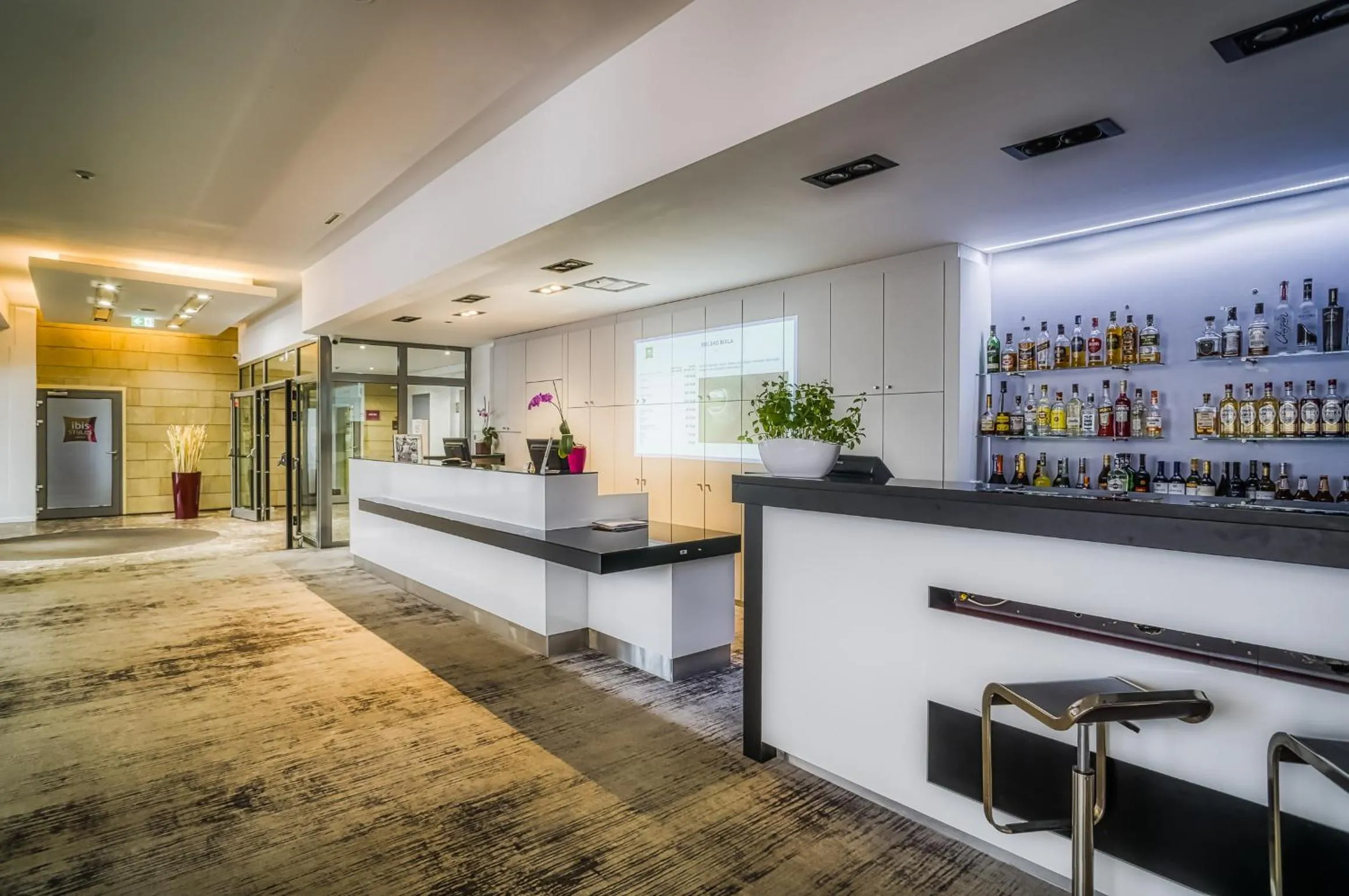 Lobby or reception in ibis Styles Bielsko Biala