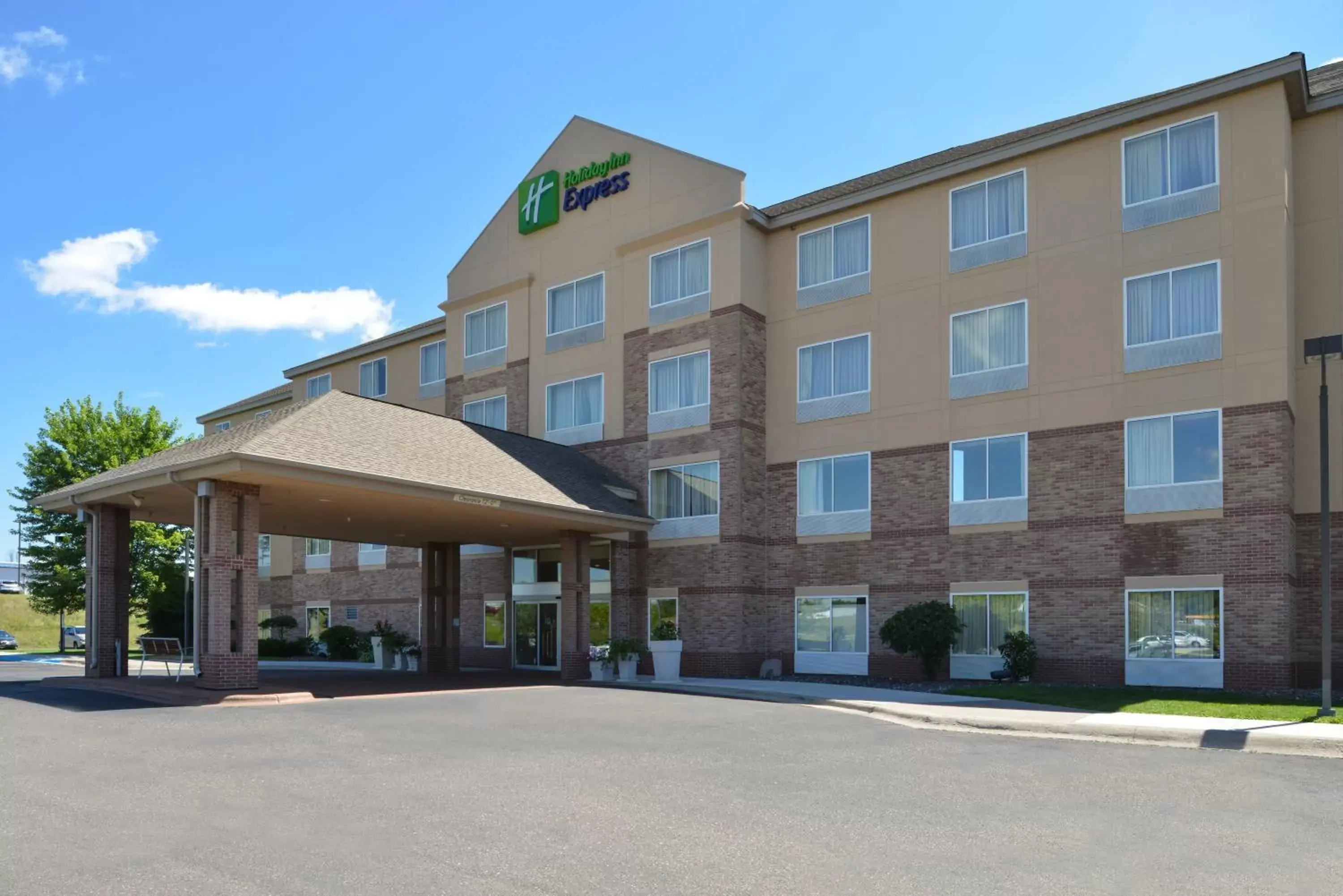 Property Building in Holiday Inn Express St Croix Valley, an IHG Hotel