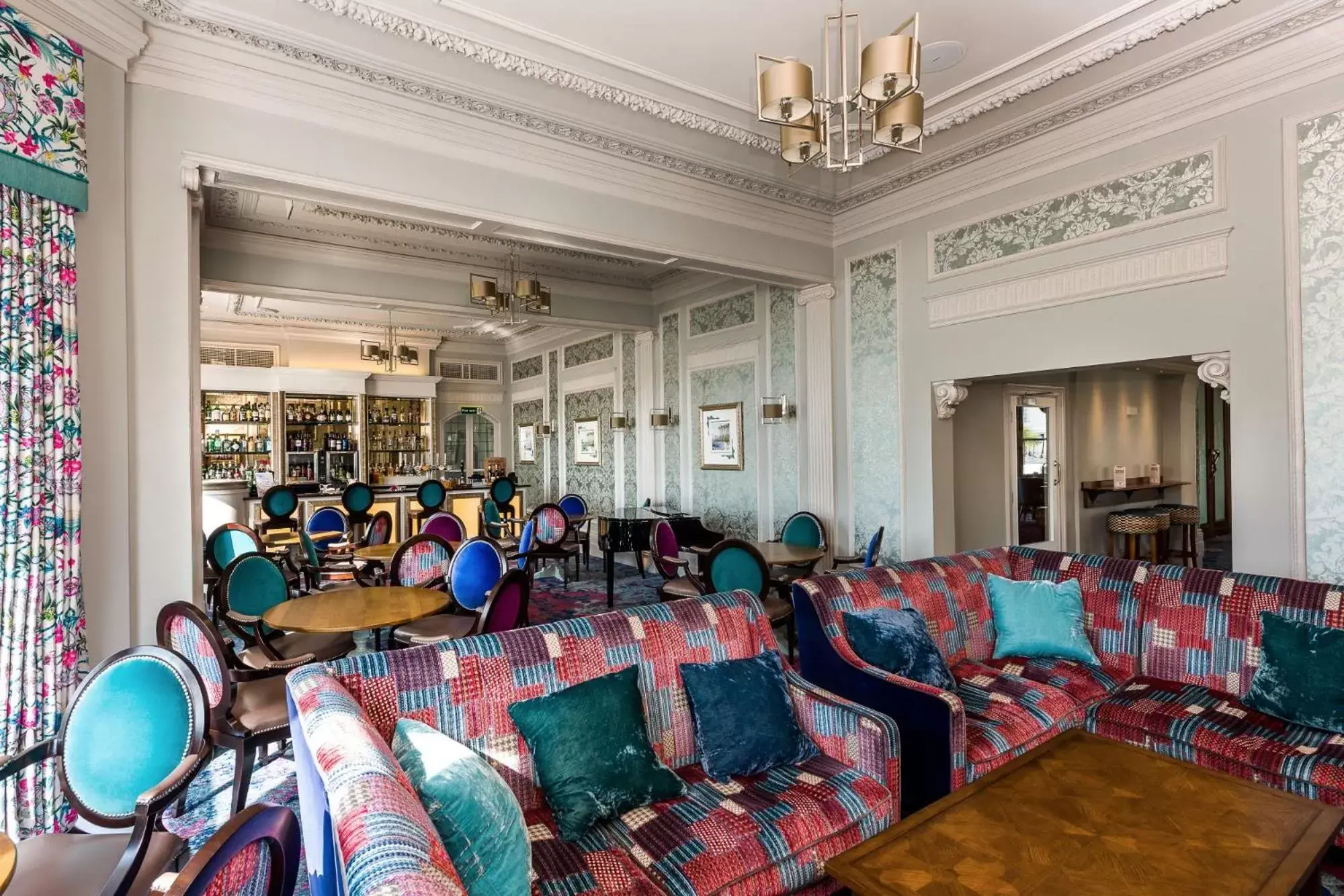 Lounge or bar in Best Western Clifton Hotel- One of the best coastal views in Folkestone