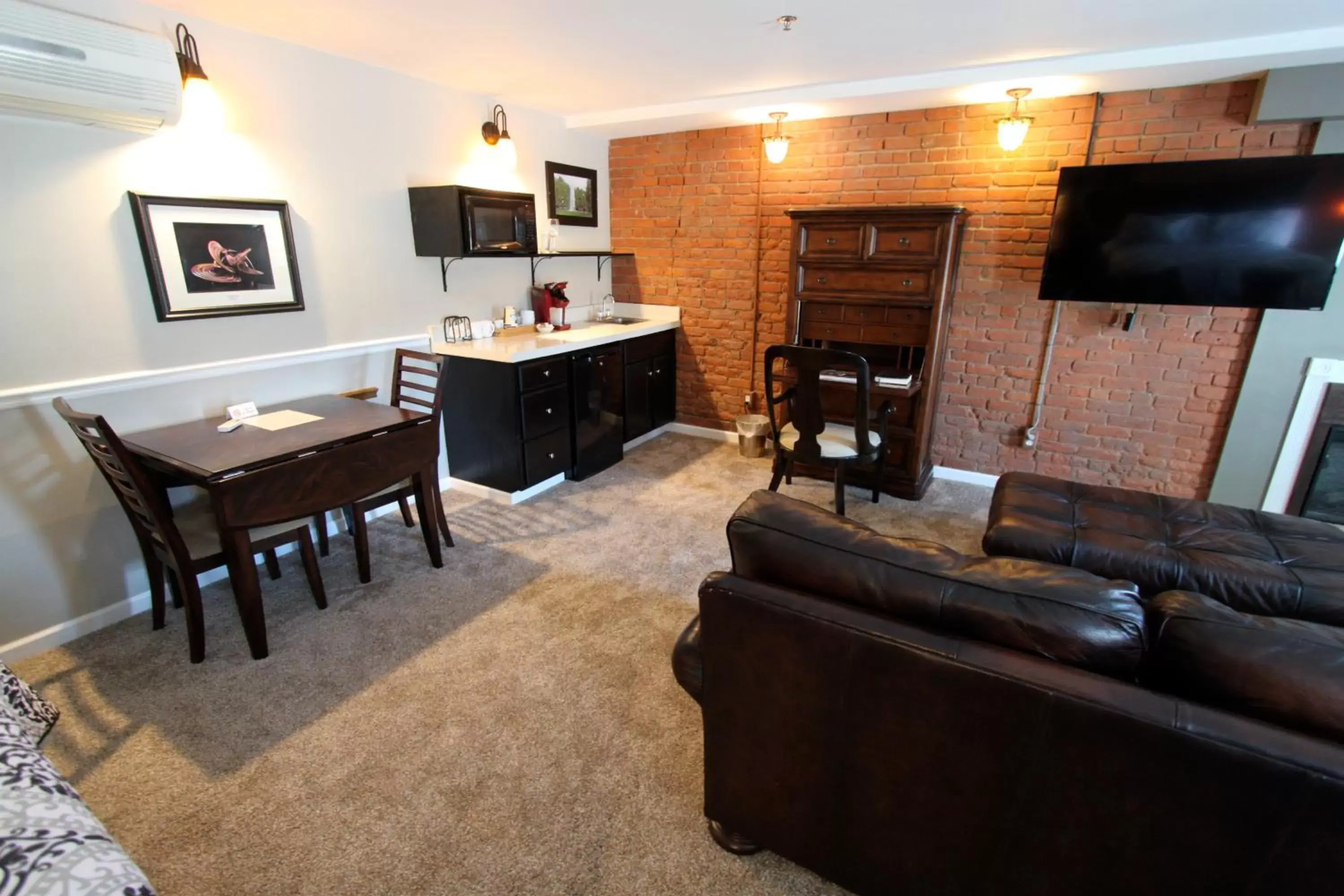 Seating Area in Lodging at the Gaffer Inn