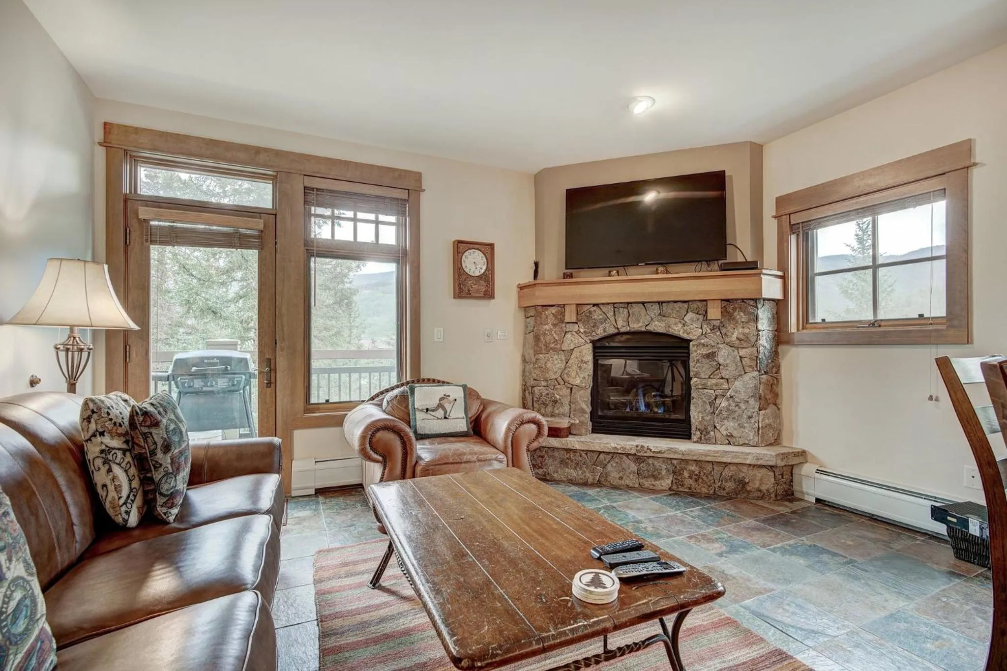 Living room in Timbers & Lone Eagle by Keystone Resort