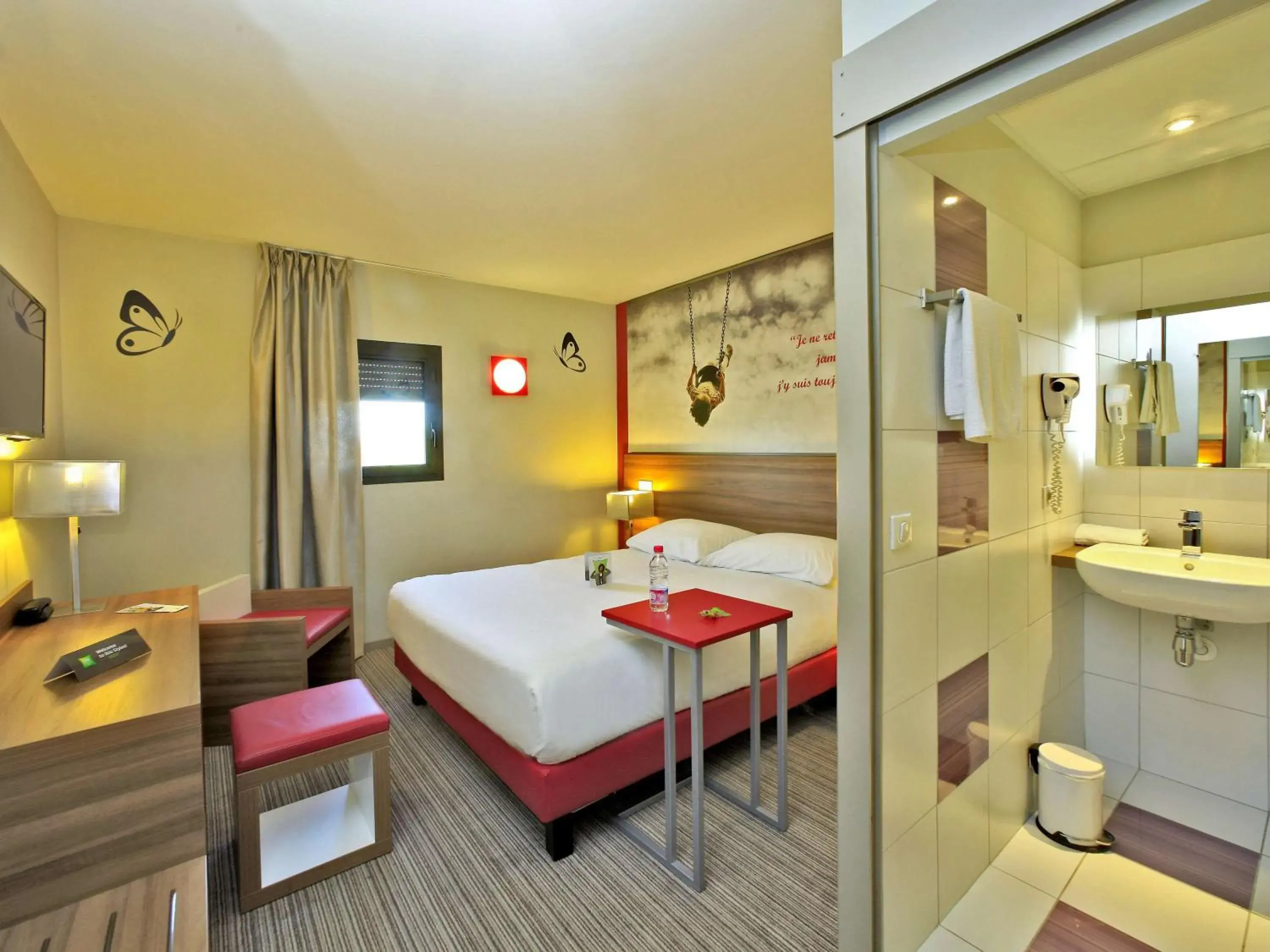 Photo of the whole room, Bed in ibis Styles Castres