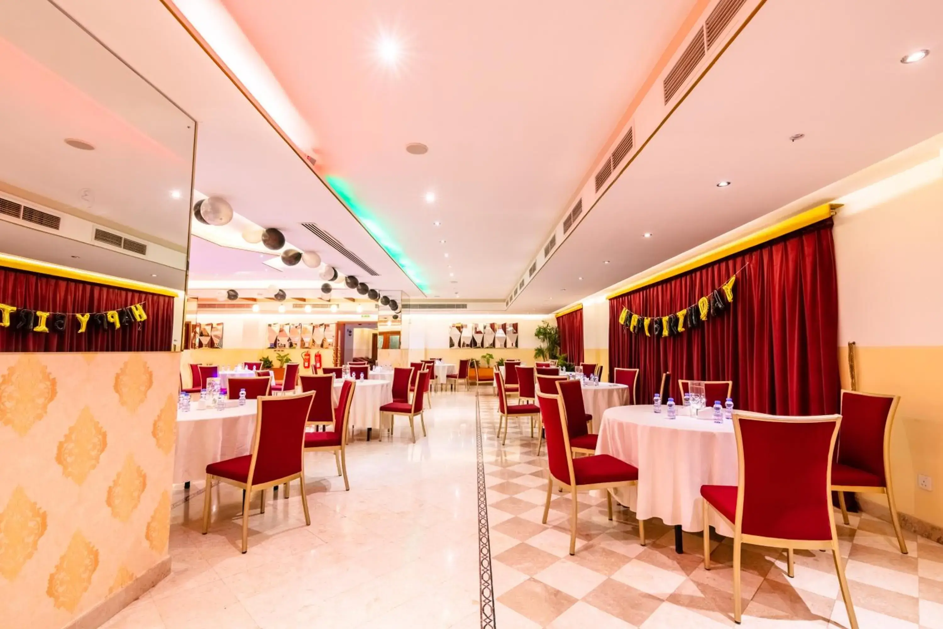 Banquet/Function facilities, Restaurant/Places to Eat in The Platinum Hotel