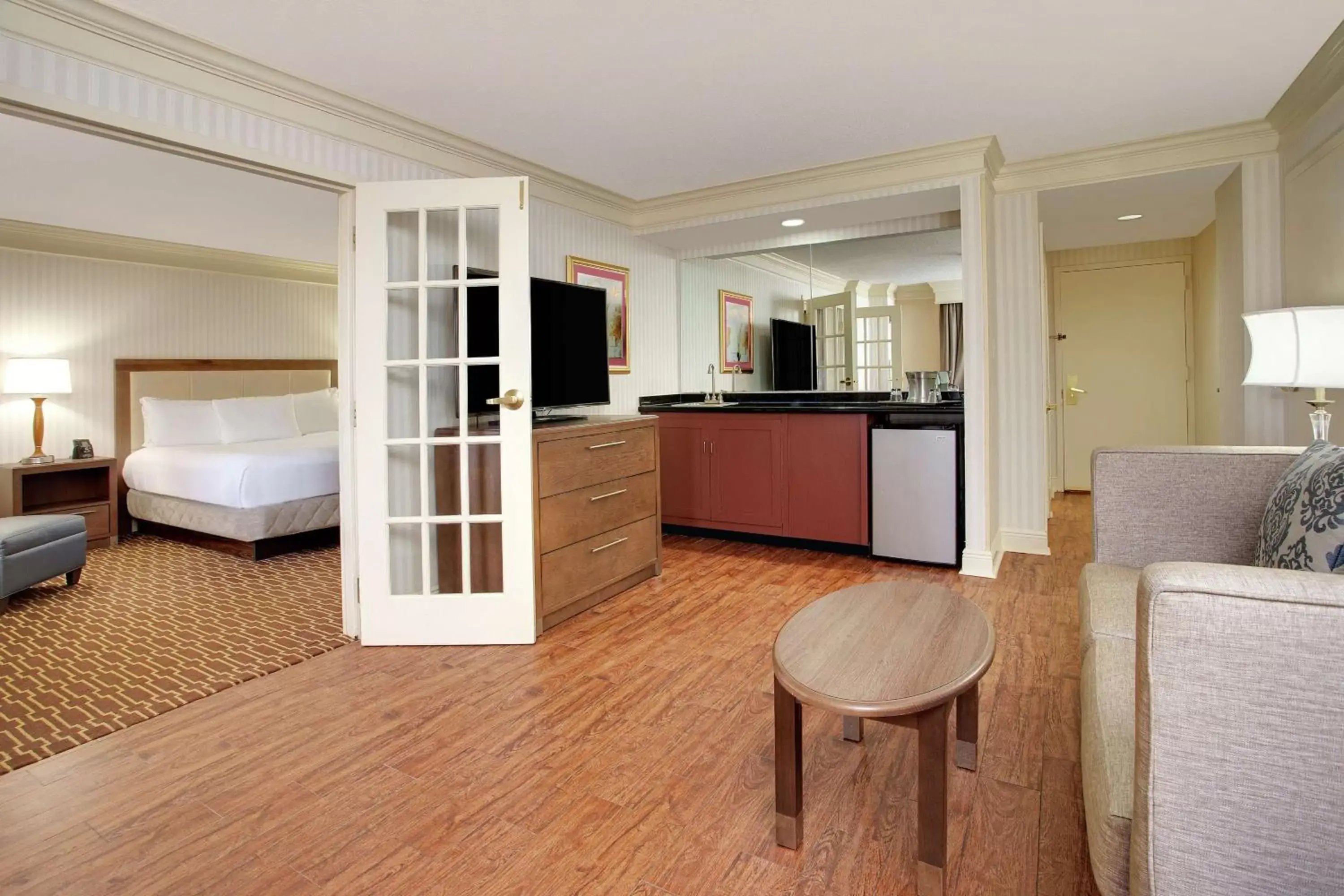 Bedroom, Kitchen/Kitchenette in Hilton Jackson
