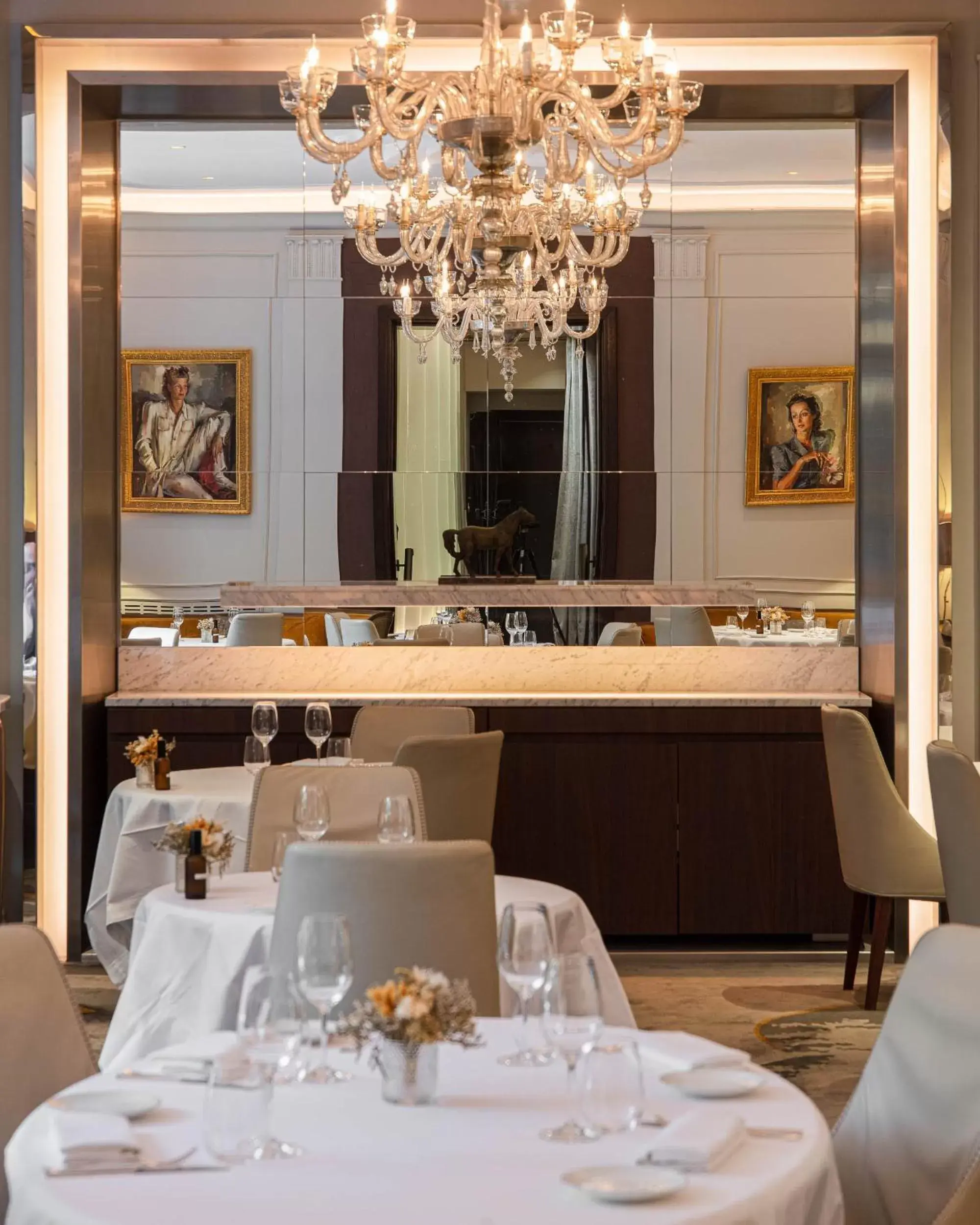 Restaurant/Places to Eat in Hôtel Lancaster Paris Champs-Elysées