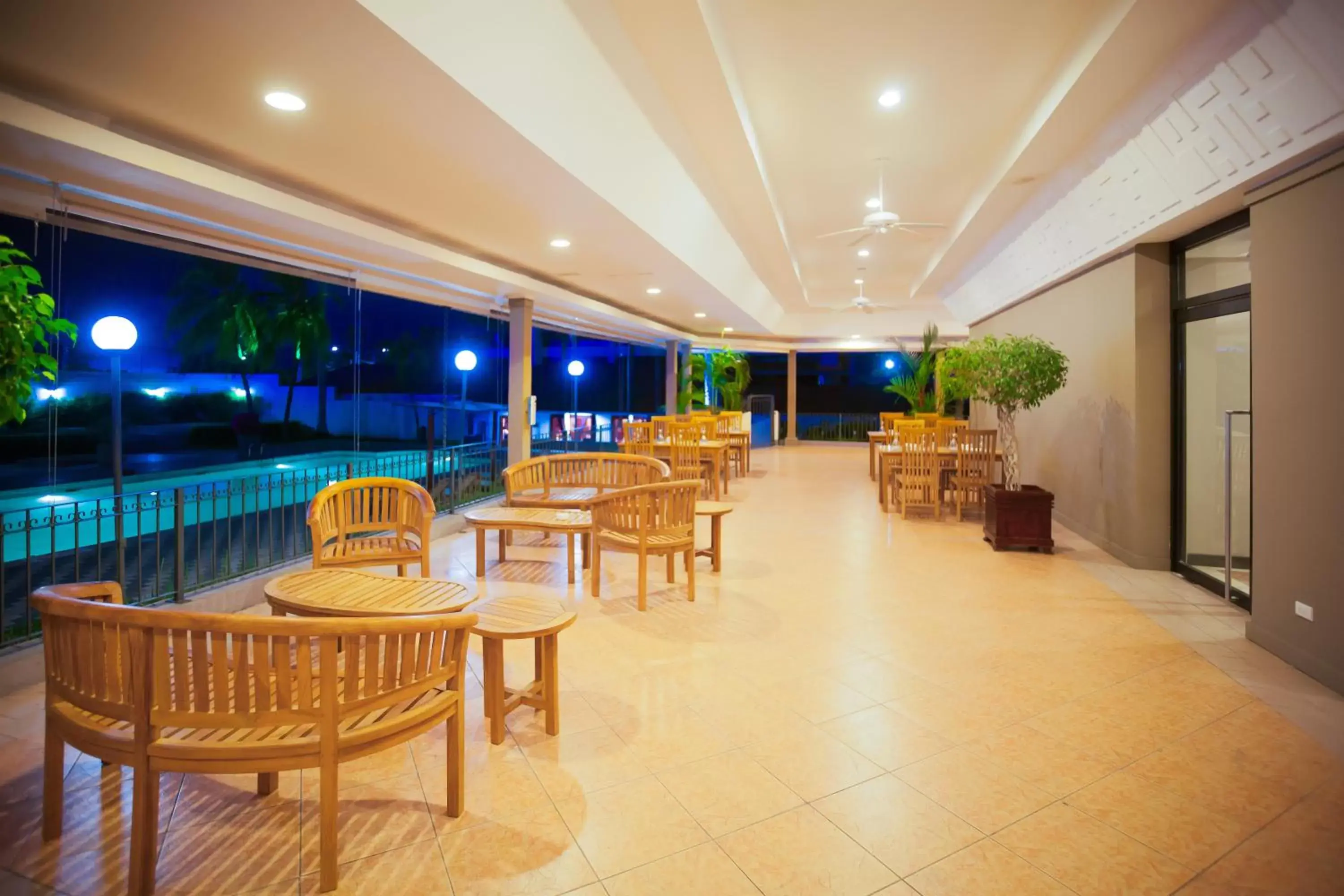 Restaurant/places to eat, Lounge/Bar in Crowne Plaza Managua, an IHG Hotel