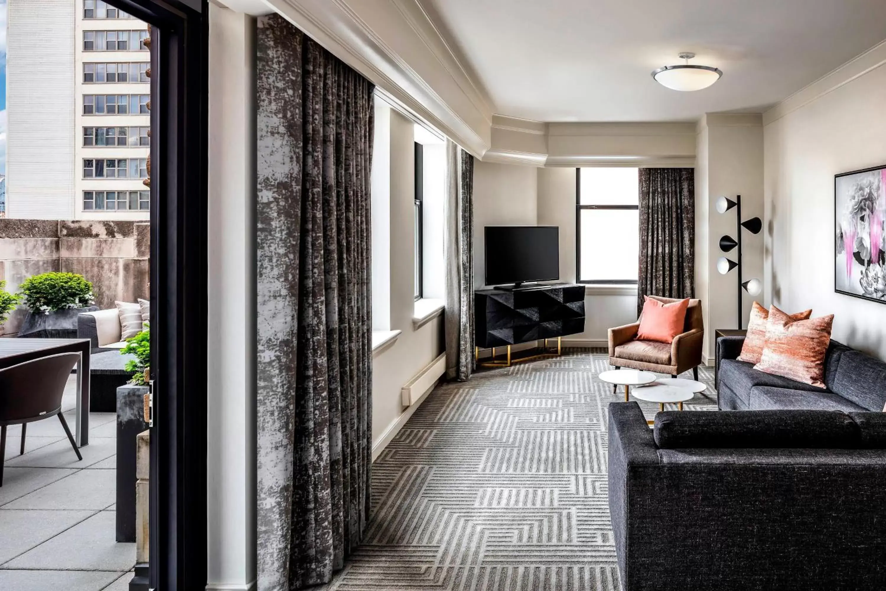 Bedroom in The Gwen, a Luxury Collection Hotel, Michigan Avenue Chicago