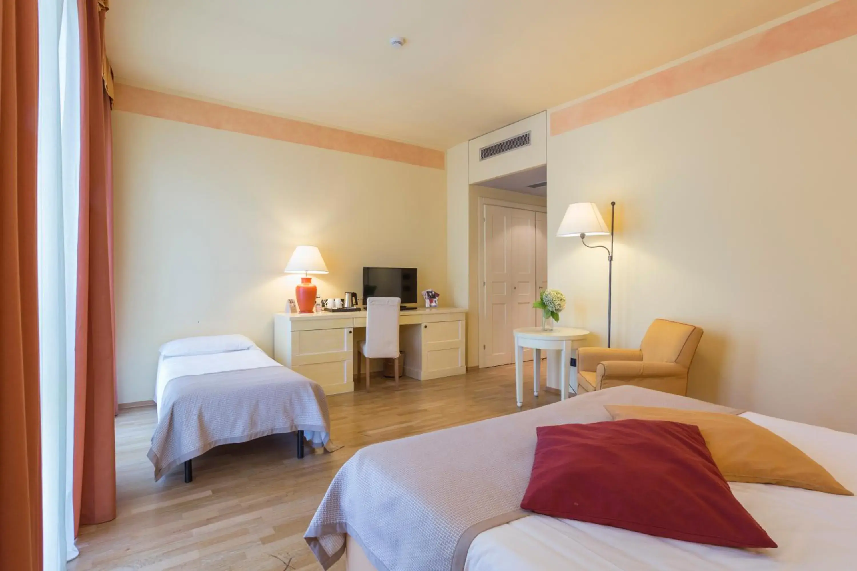 Bed in TH Tirrenia - Green Park Resort