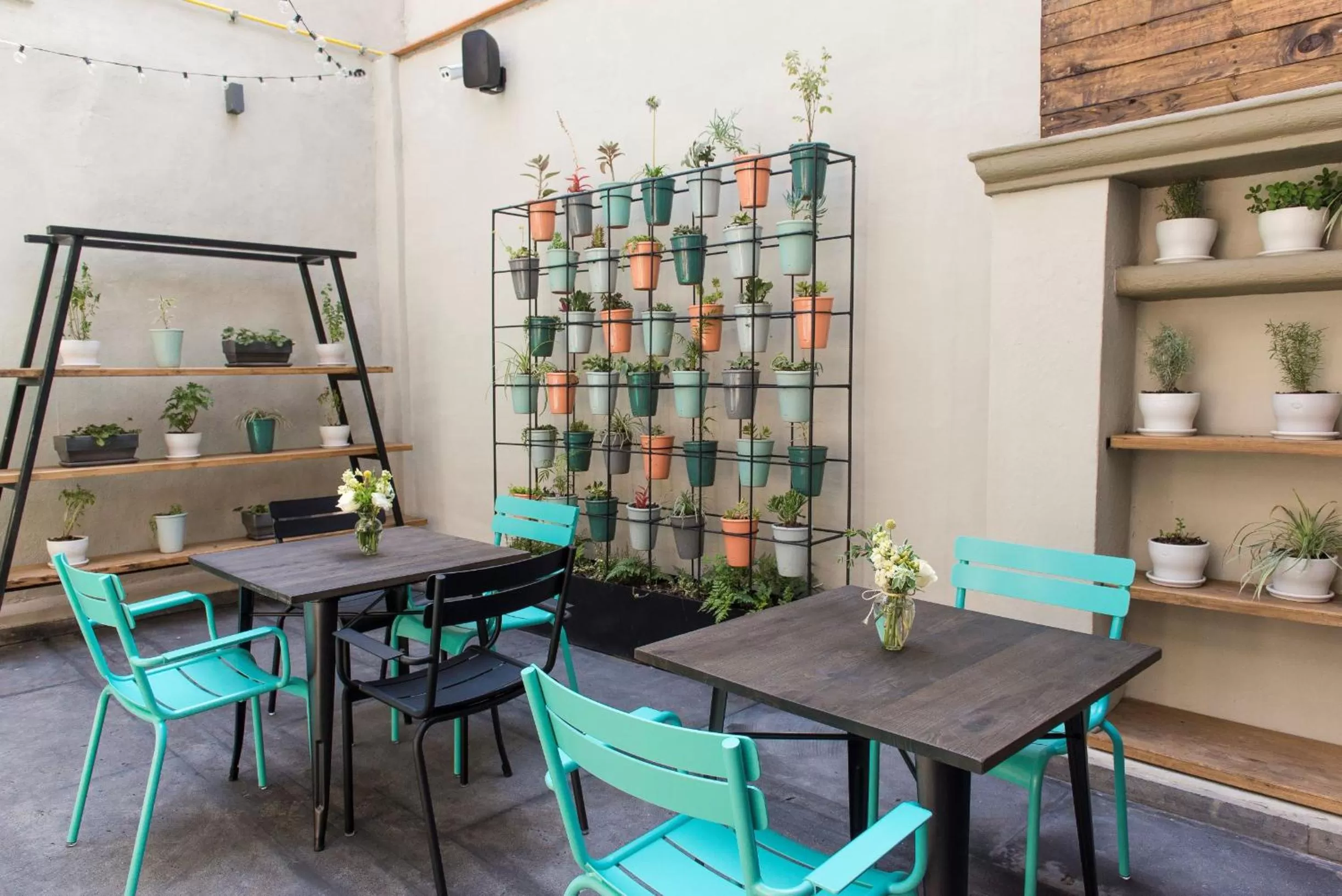 Dining area in Antigua Trece Hotel Fusión