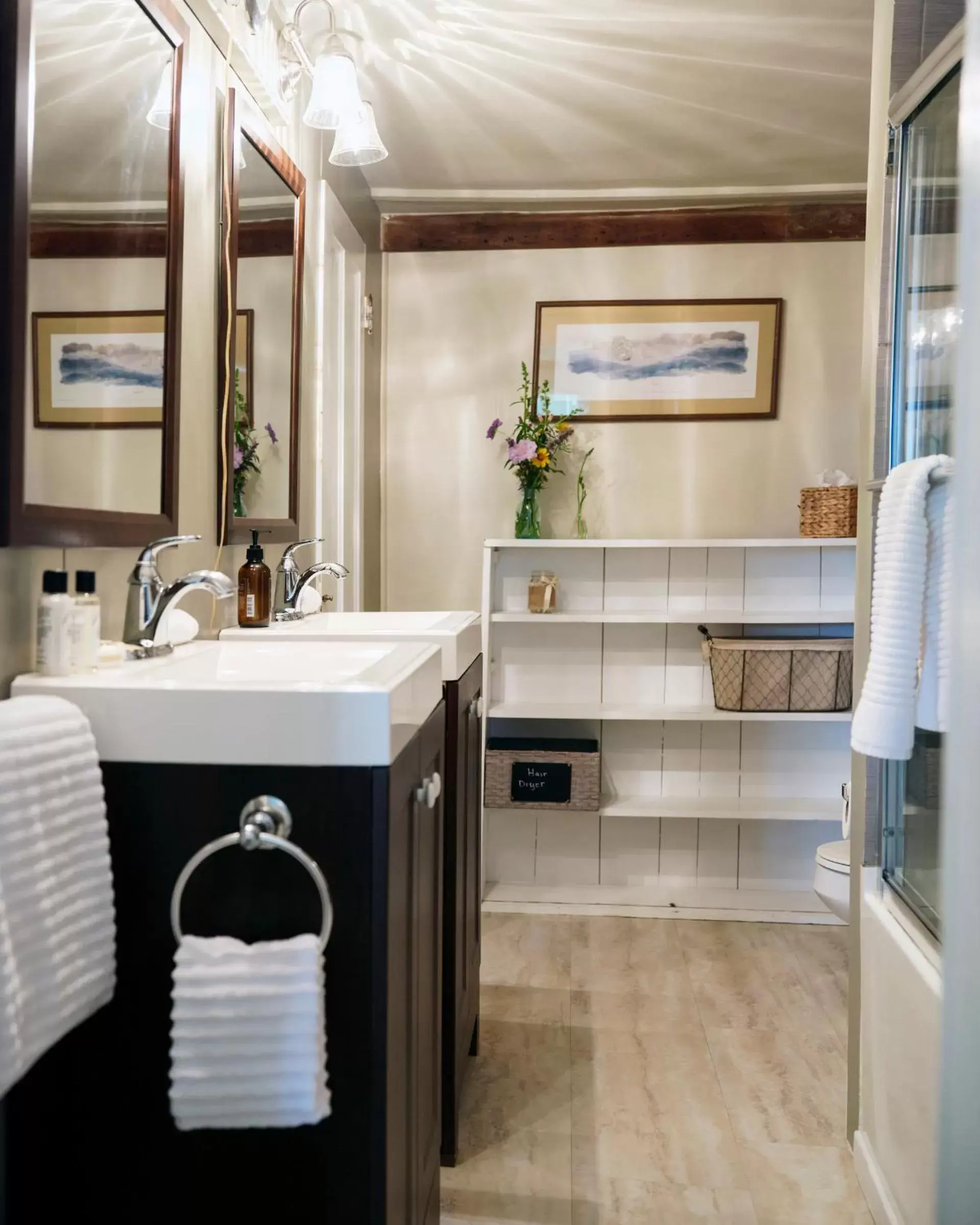 Bathroom in Cedar Hill Farm B & B