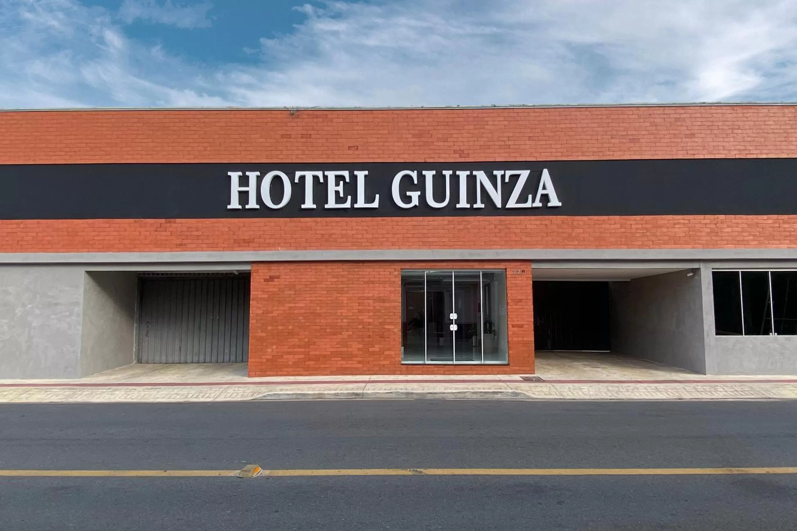 Property building in GUINZA