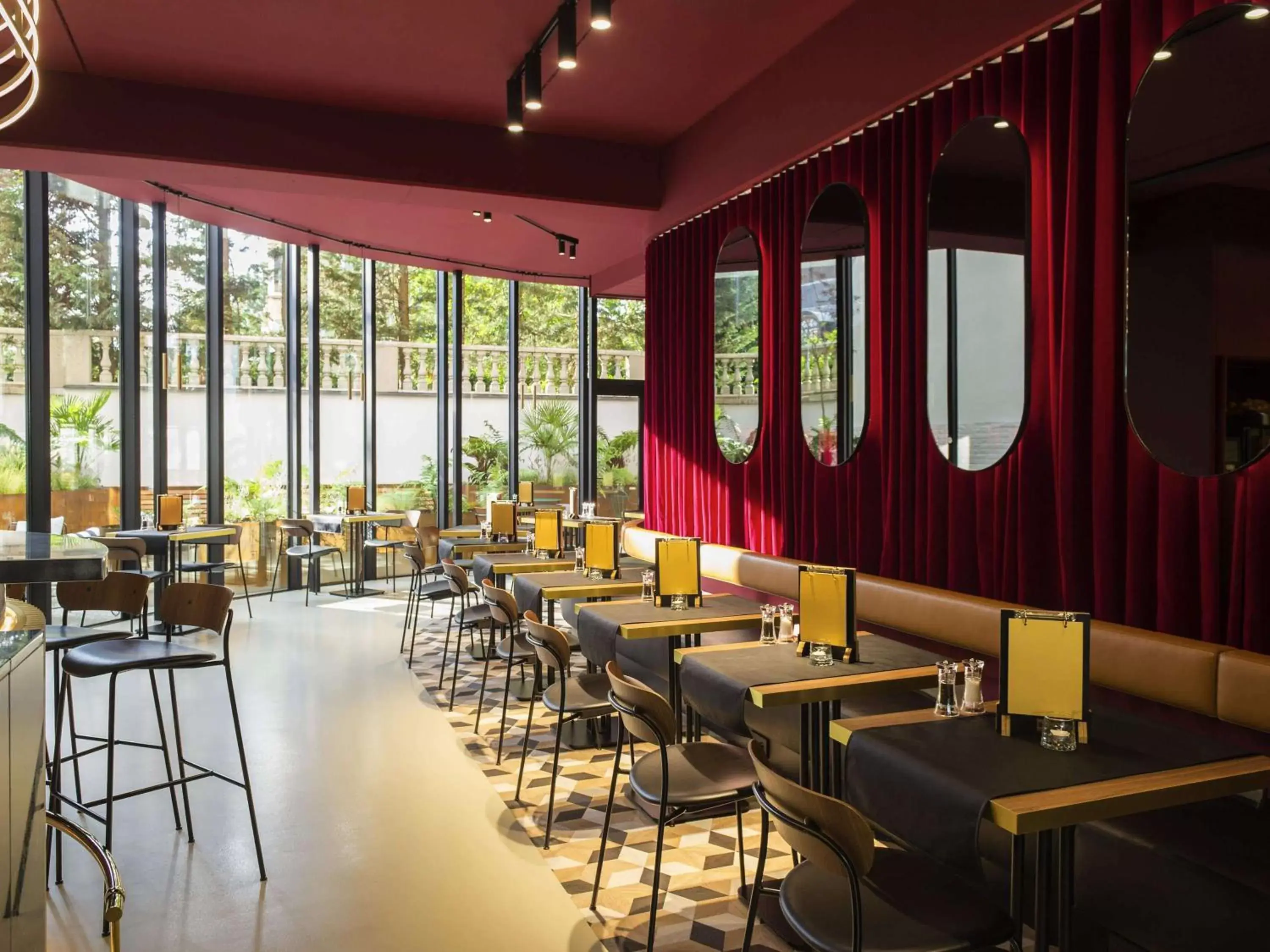 Lounge or bar, Restaurant/Places to Eat in ibis Brussels Centre Chatelain
