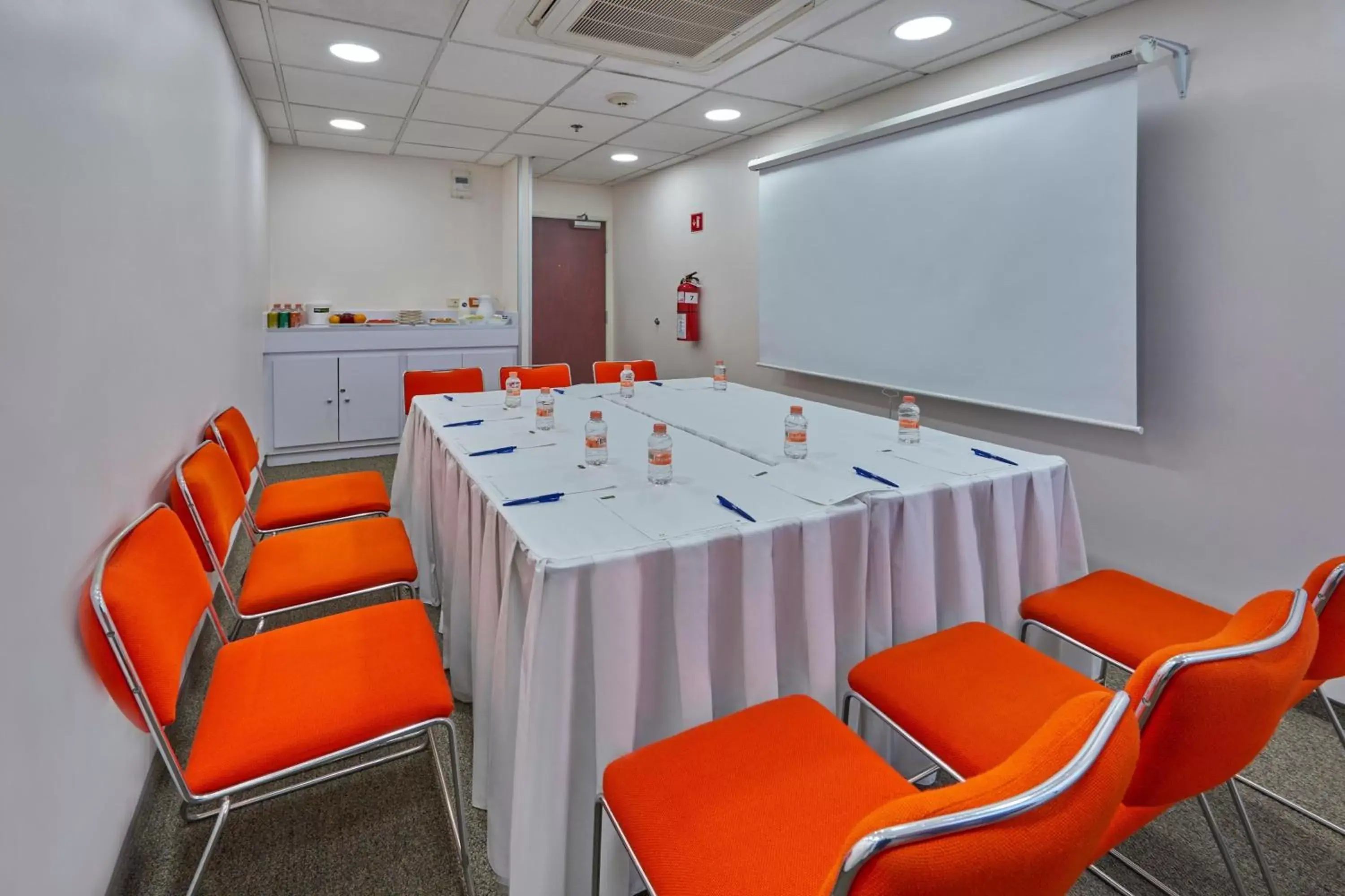 Meeting/conference room in City Express Junior by Marriott Juarez Consulado