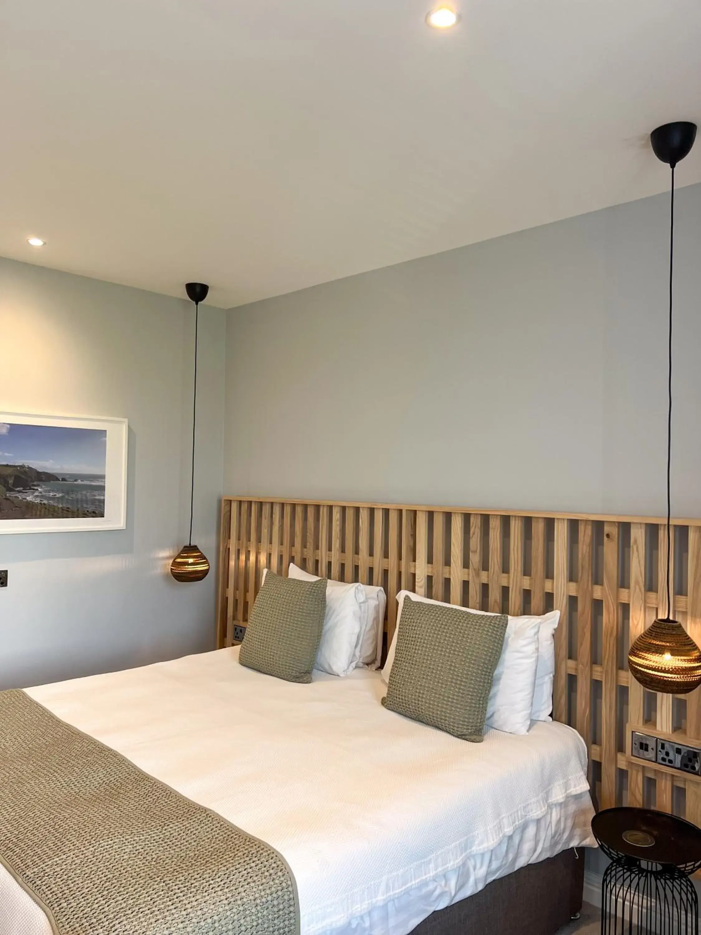 Bedroom, Bed in Housel Bay Hotel