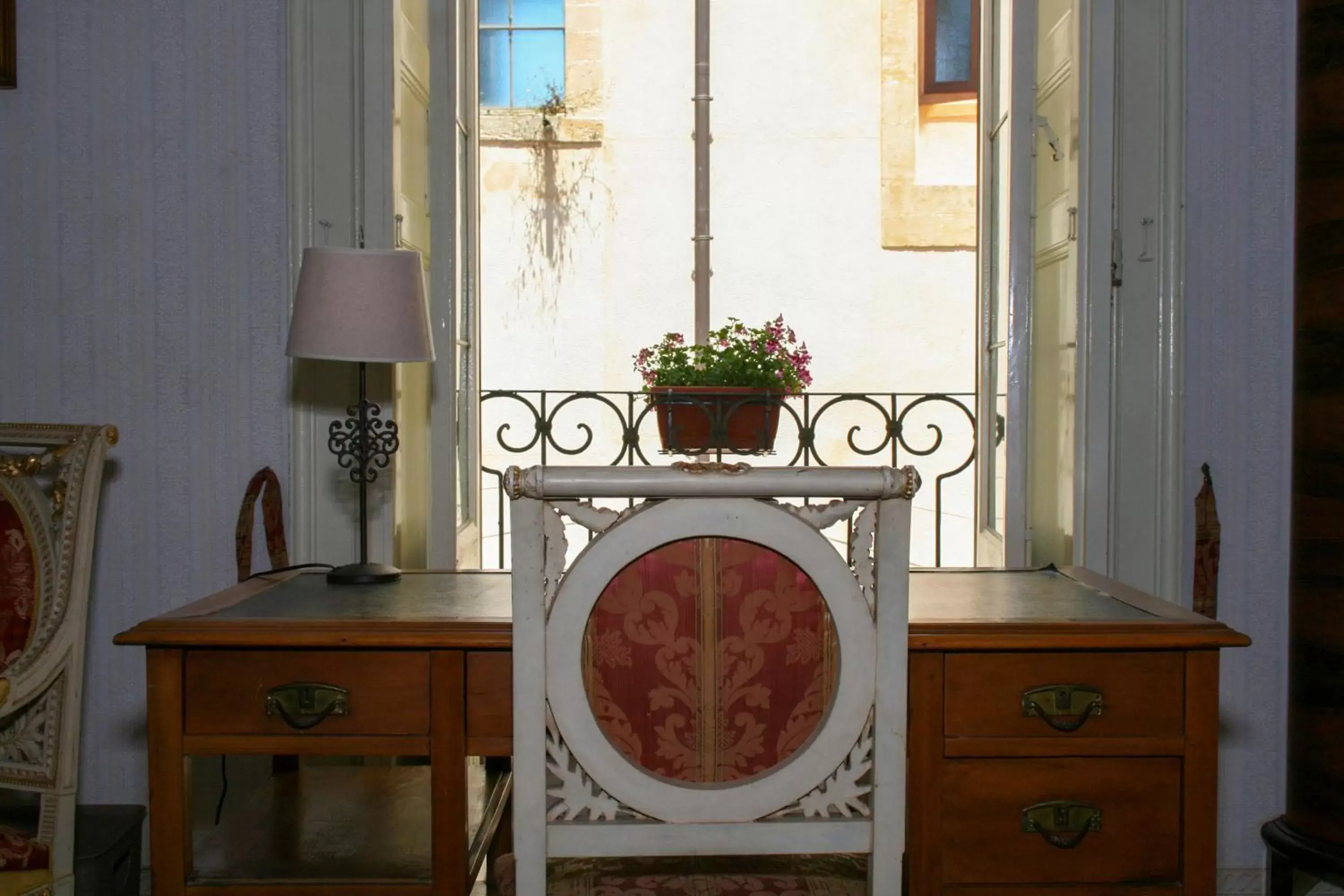 Decorative detail in Residenza Donnafugata B&B