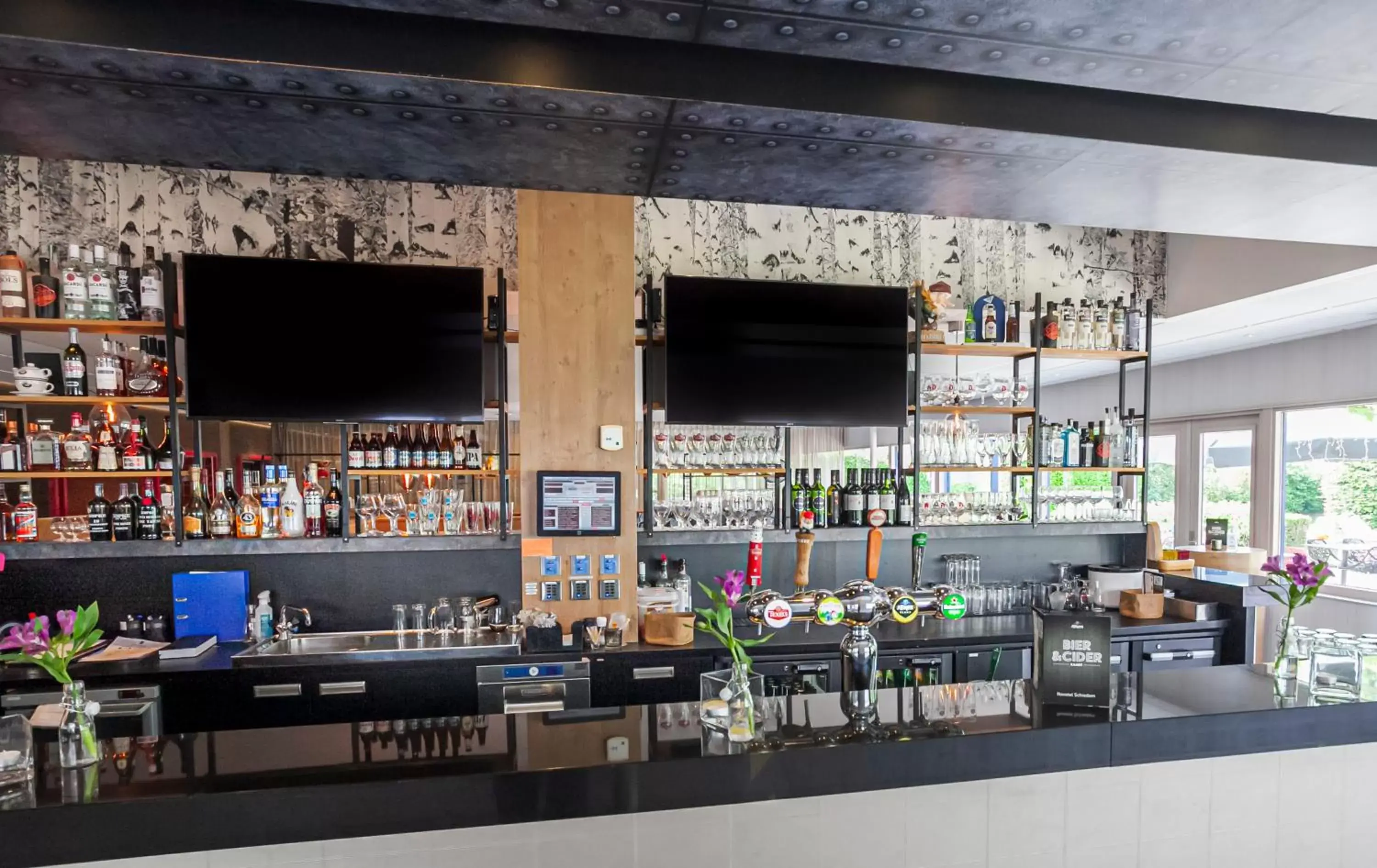 Lounge or bar, Restaurant/Places to Eat in Novotel Rotterdam - Schiedam