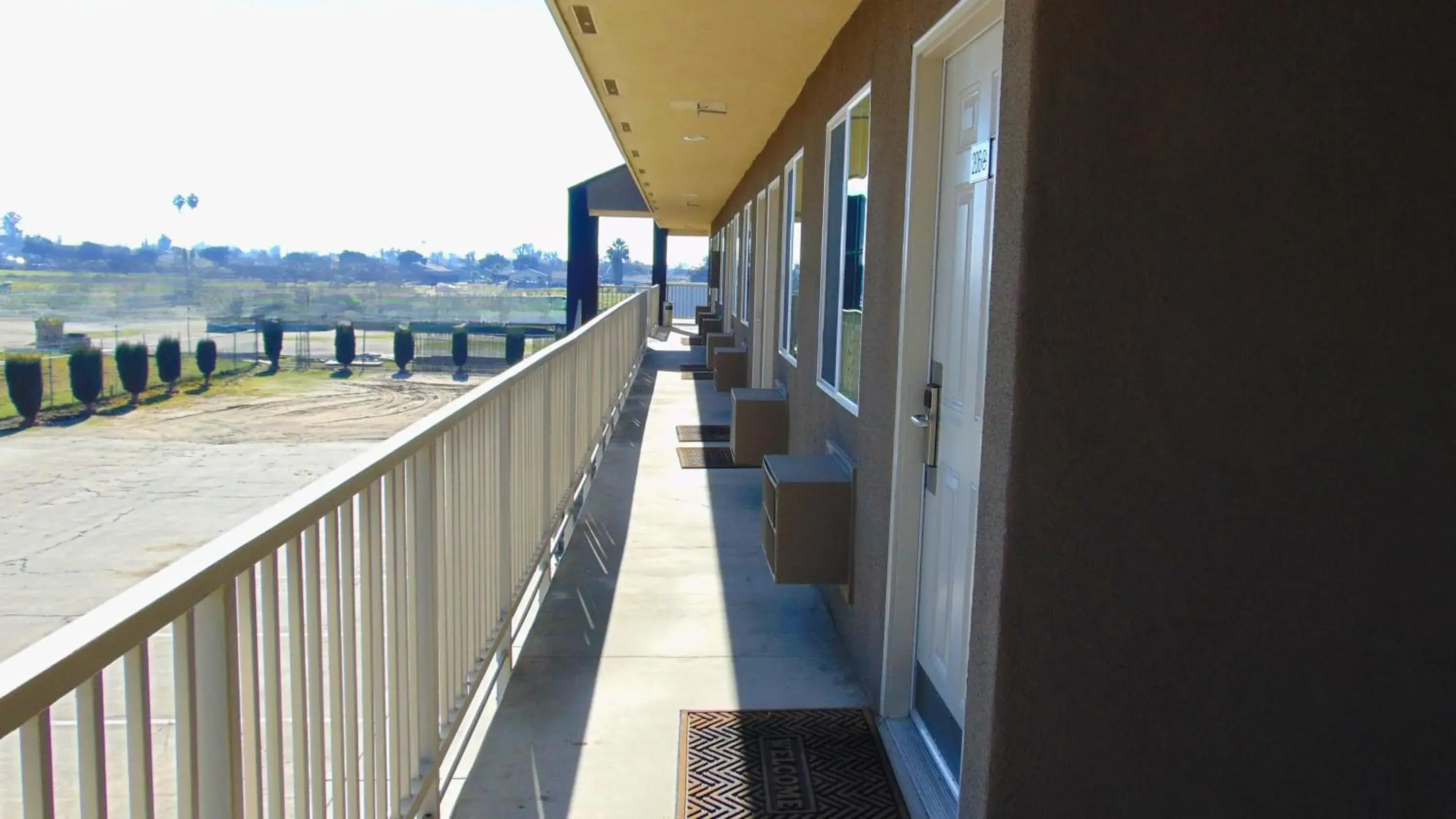 Property building, Balcony/Terrace in Corcoran Country Inn